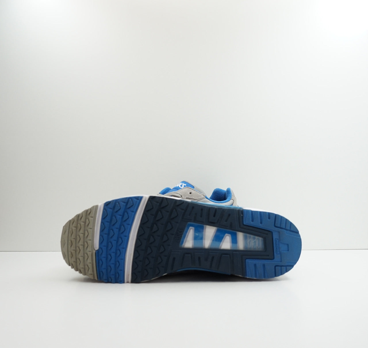 Asics Photo Sample