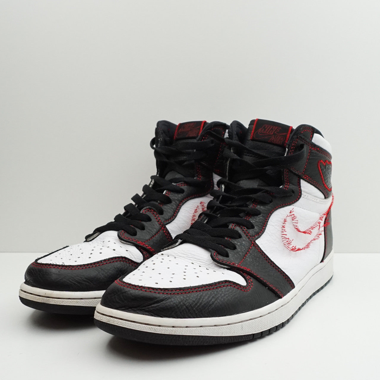 Jordan 1 Retro High Defiant White Black Gym Red