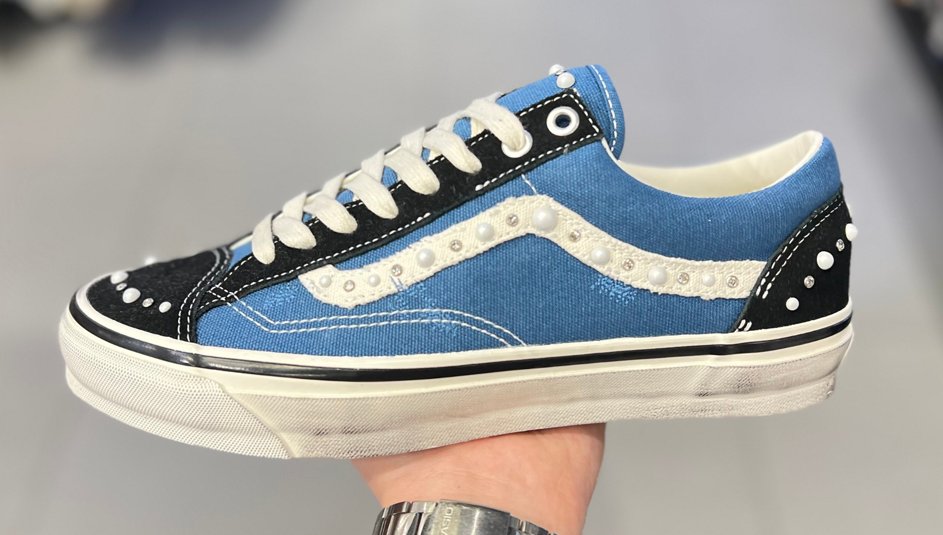 Vans Pearlized: The Evolution of a Shimmering Icon in Streetwear Culture