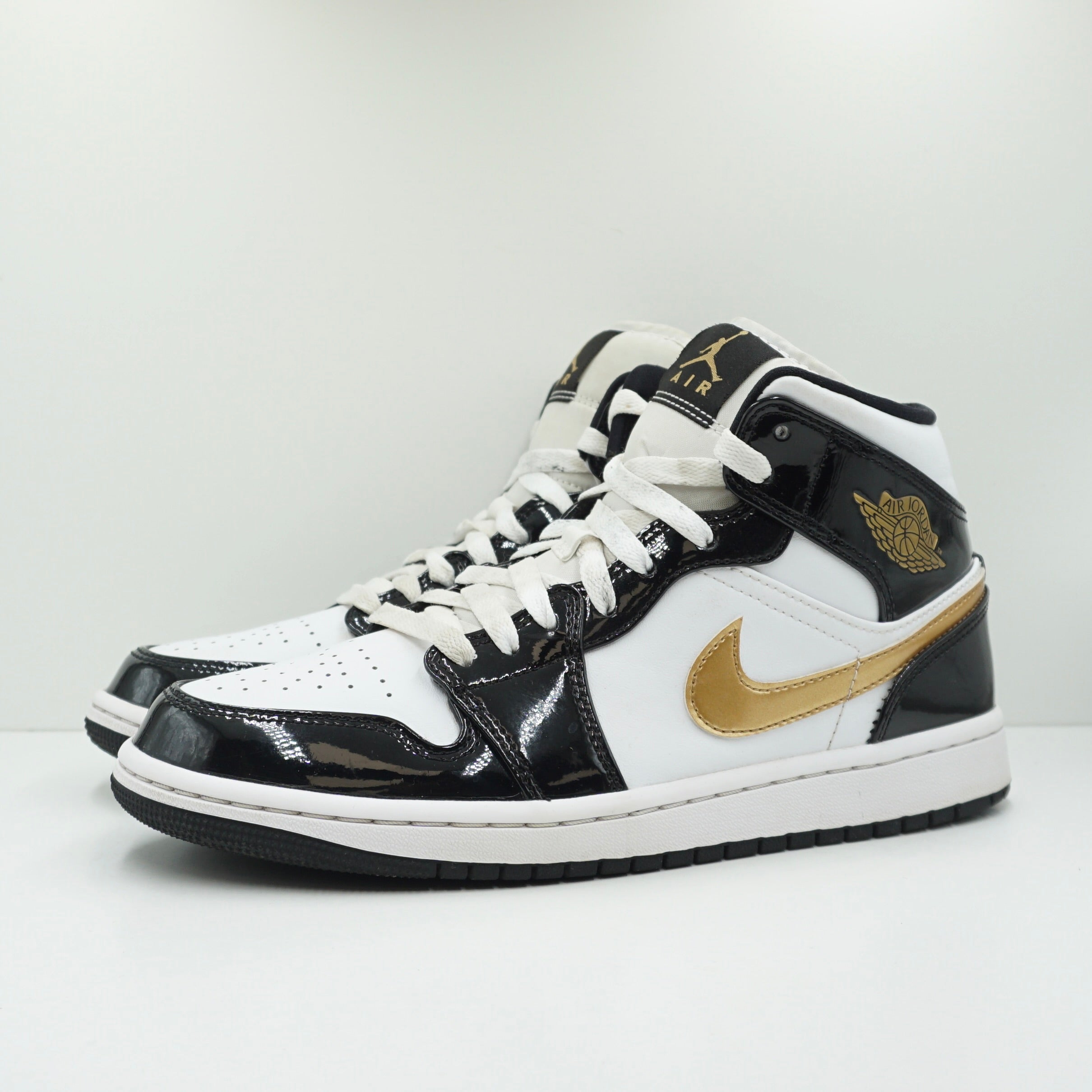 Jordan 1 Mid Patent Black White Gold