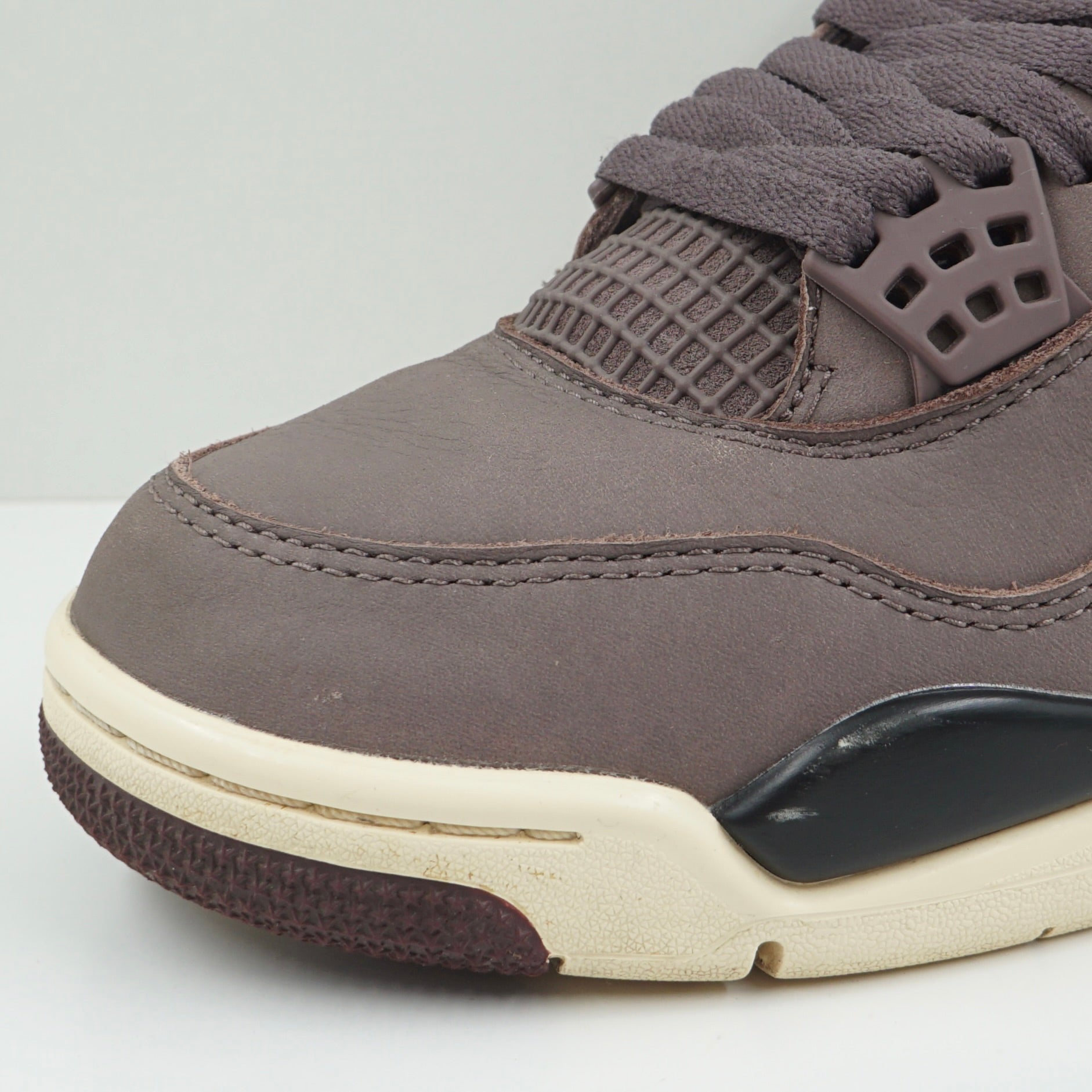 Jordan 4 Retro SP A Ma Maniére Violet Ore