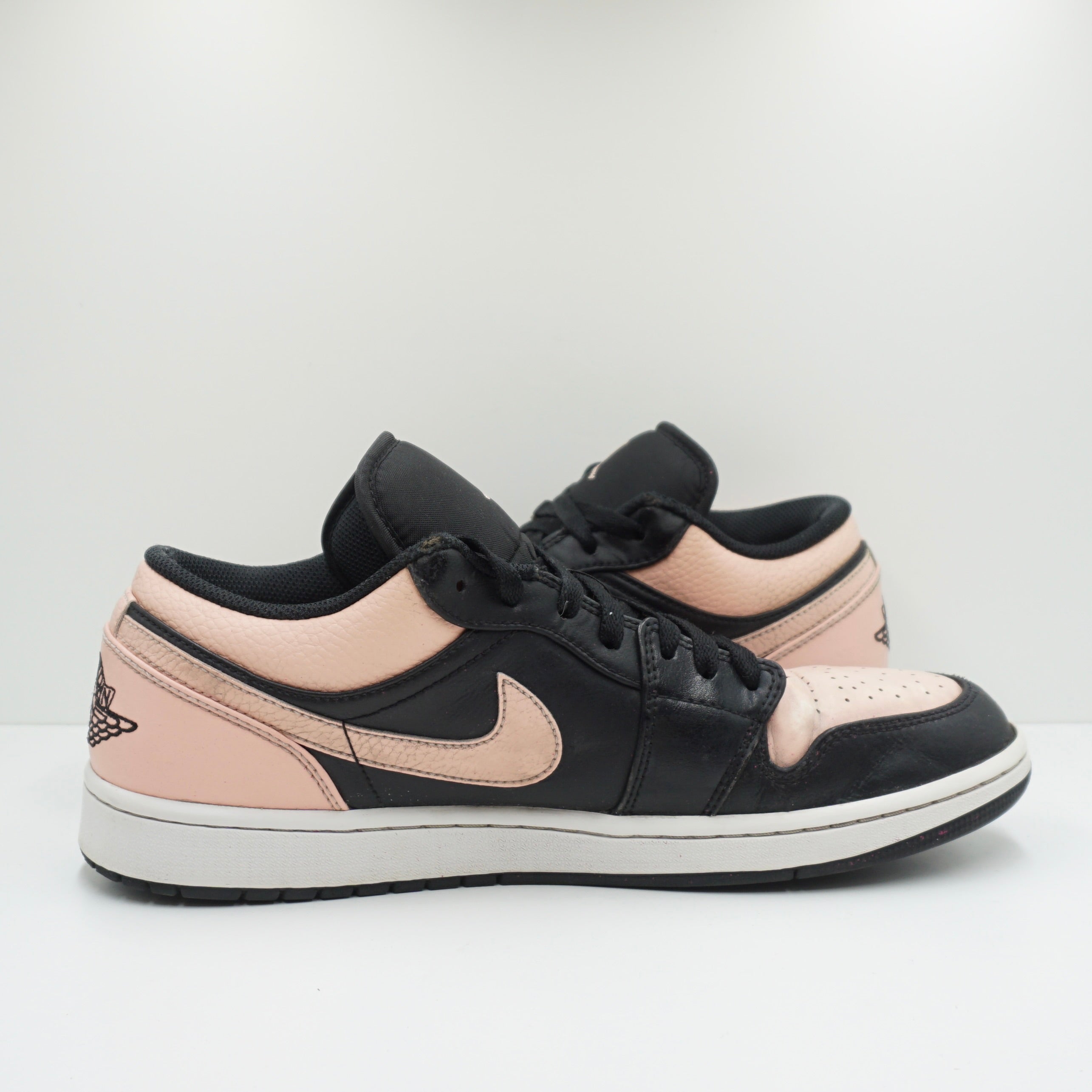 Jordan 1 Low Crimson Tint