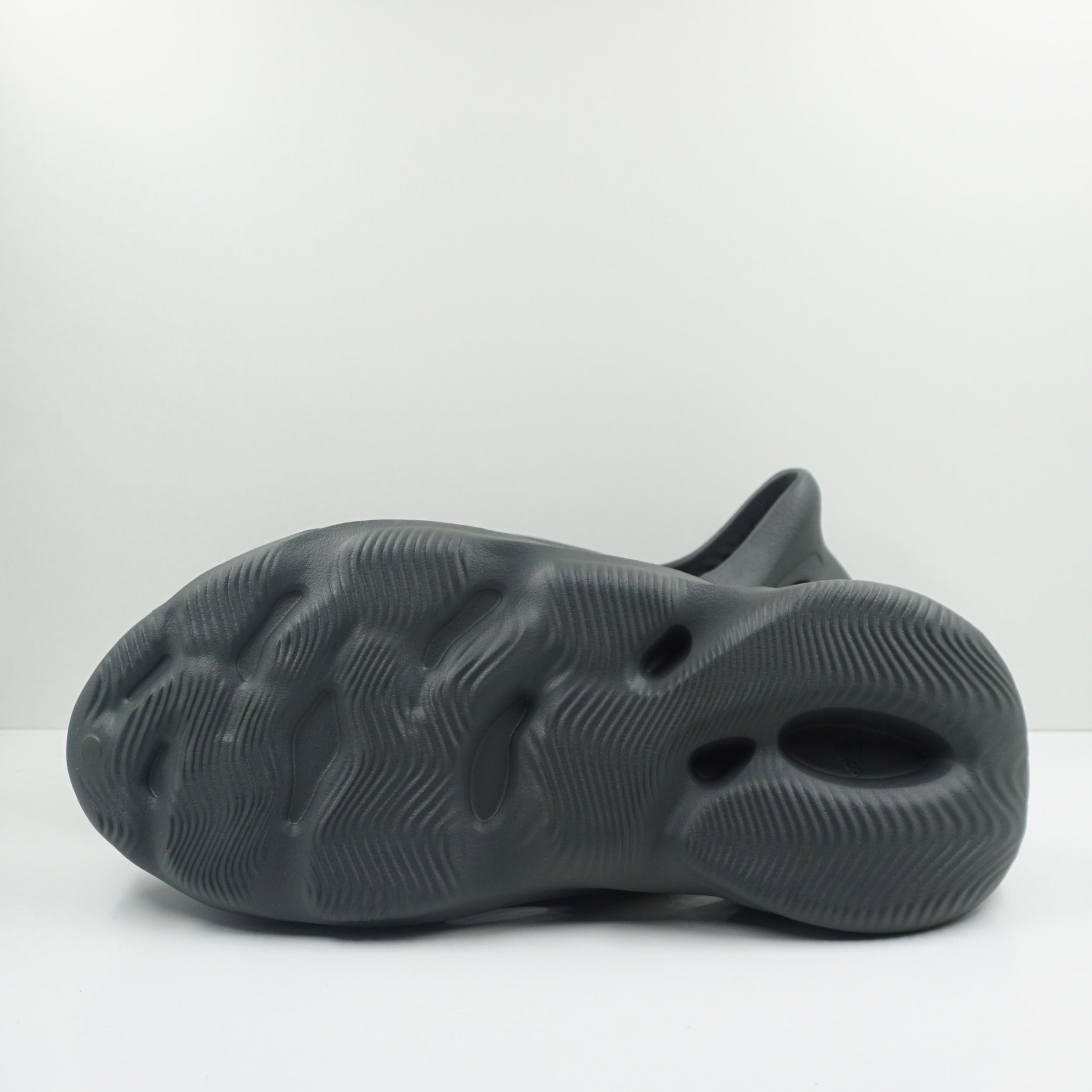 Adidas Yeezy Foam RNNR Carbon