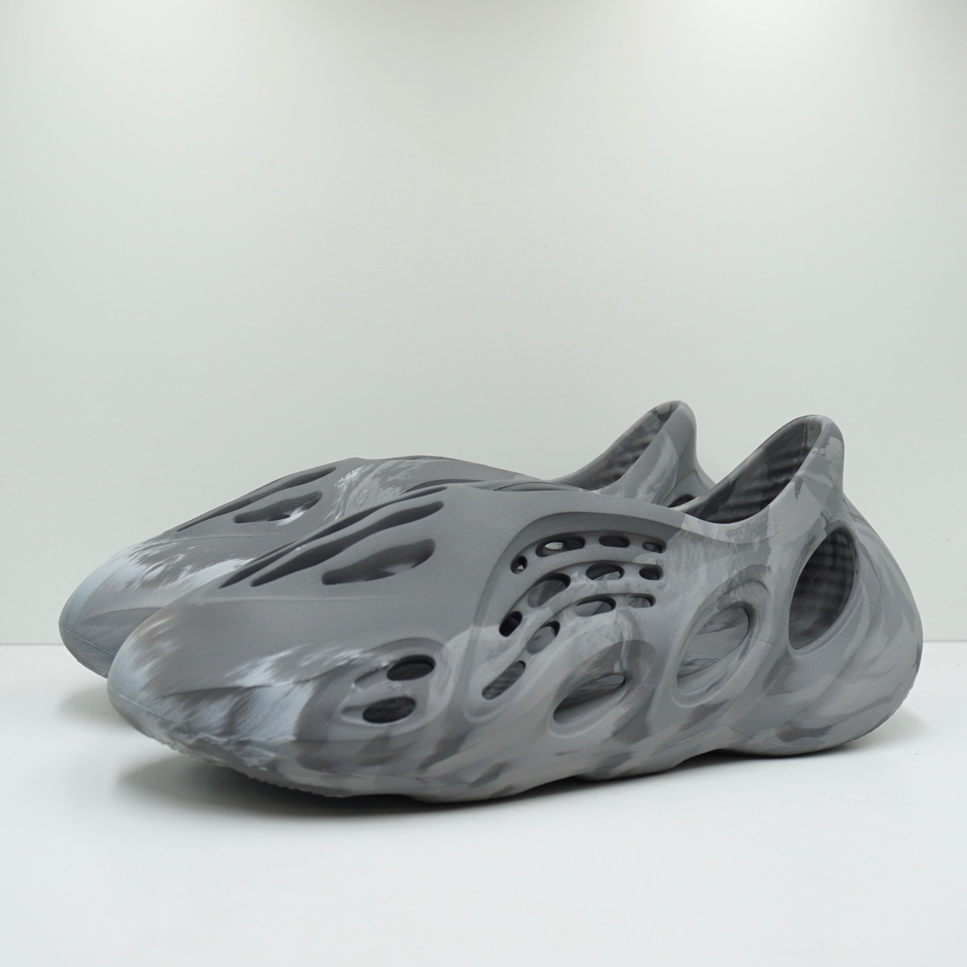 Adidas Yeezy Foam RNR MX Granite