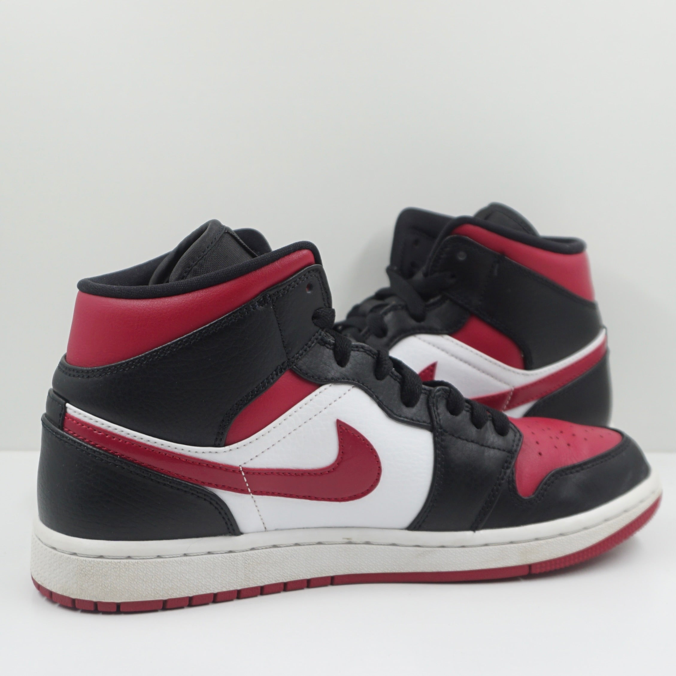 Jordan 1 Mid Bred Toe