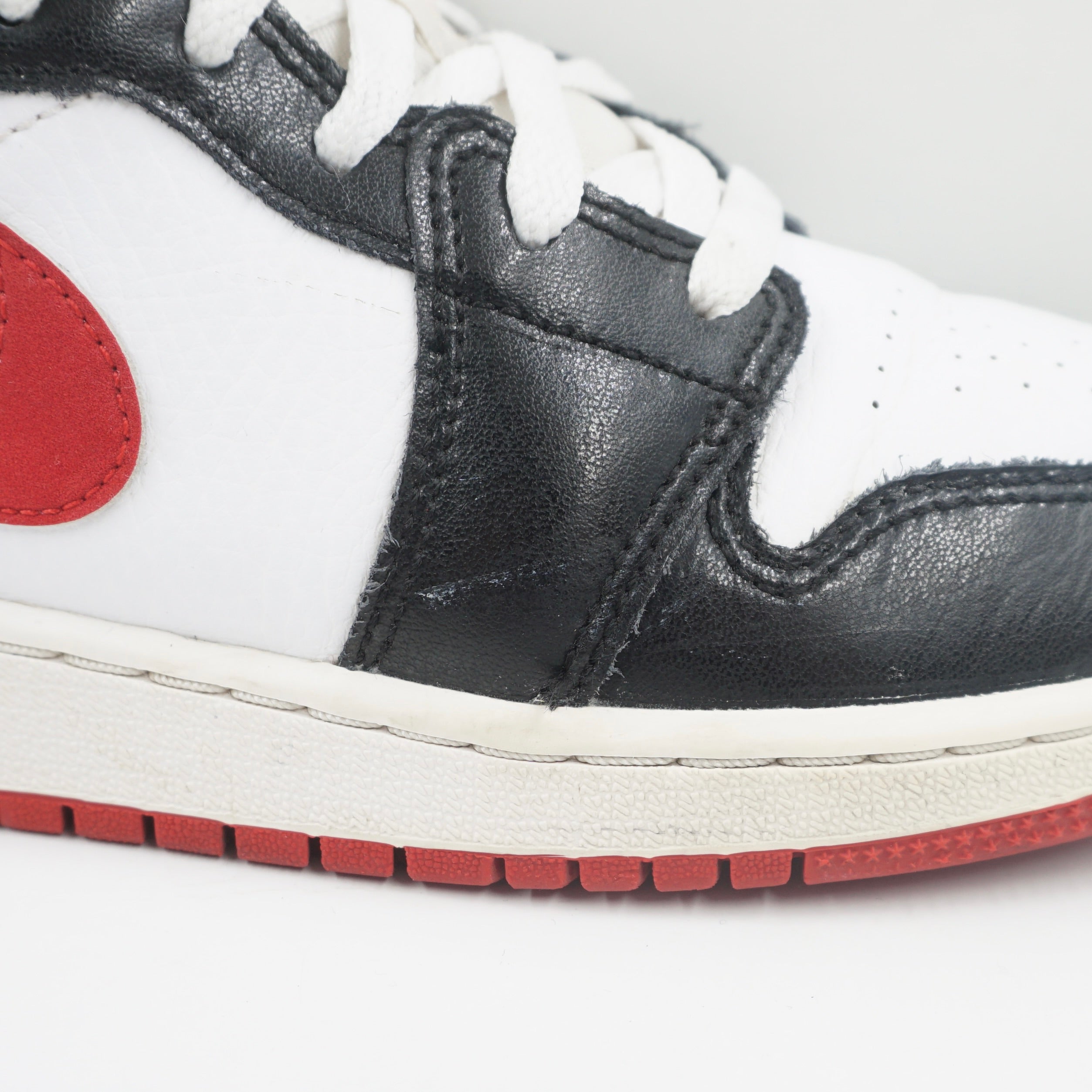Jordan 1 Mid Black Gym Red (GS)
