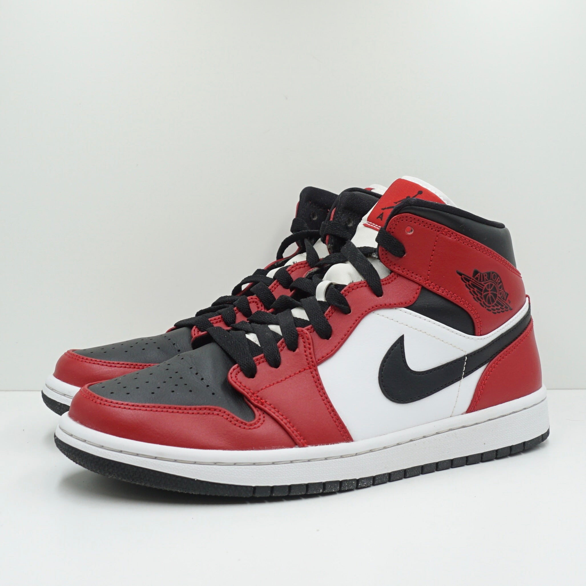 Jordan 1 Mid Chicago Toe