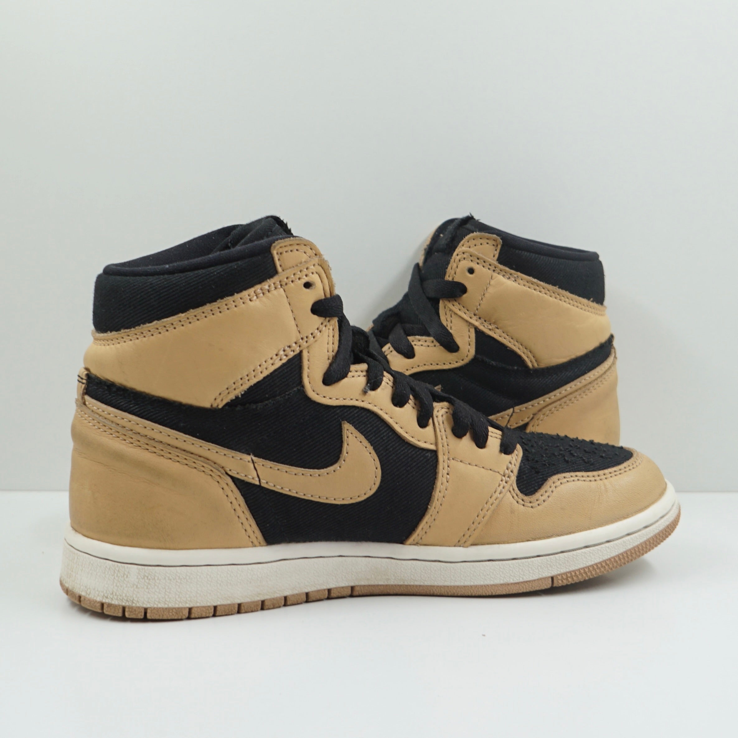 Jordan 1 Retro High OG Heirloom