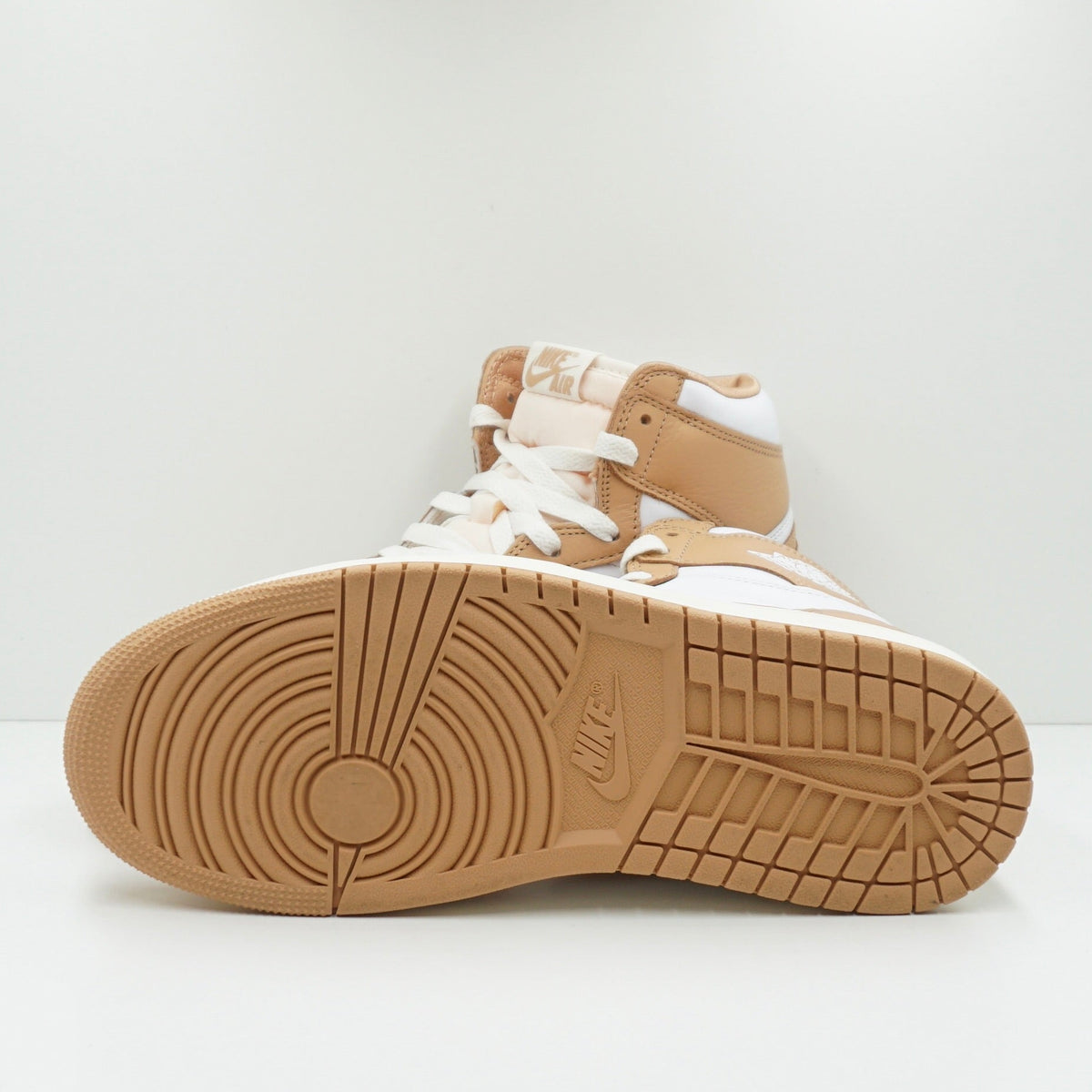 Jordan 1 Retro High OG Praline (W)