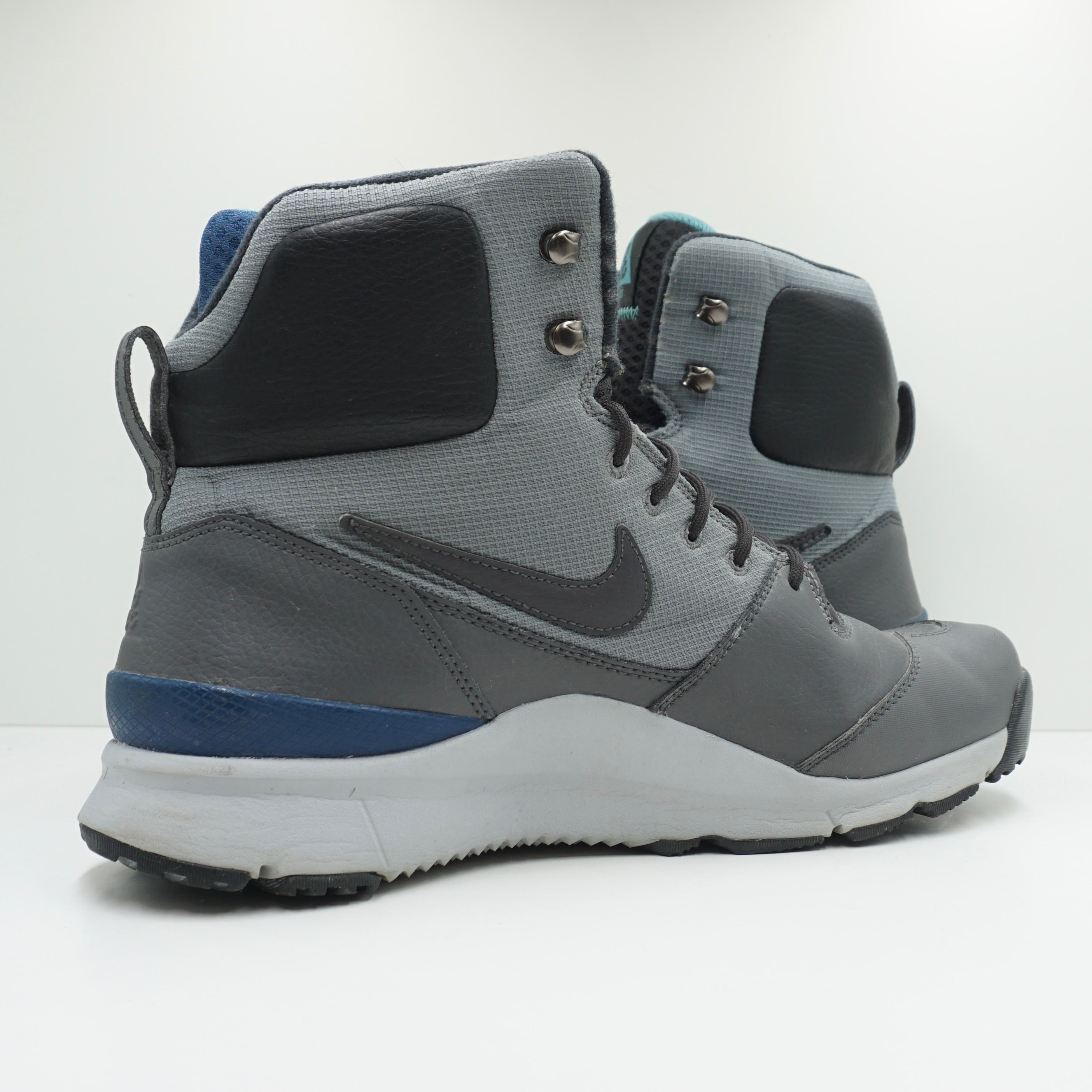 nike stasis acg boots