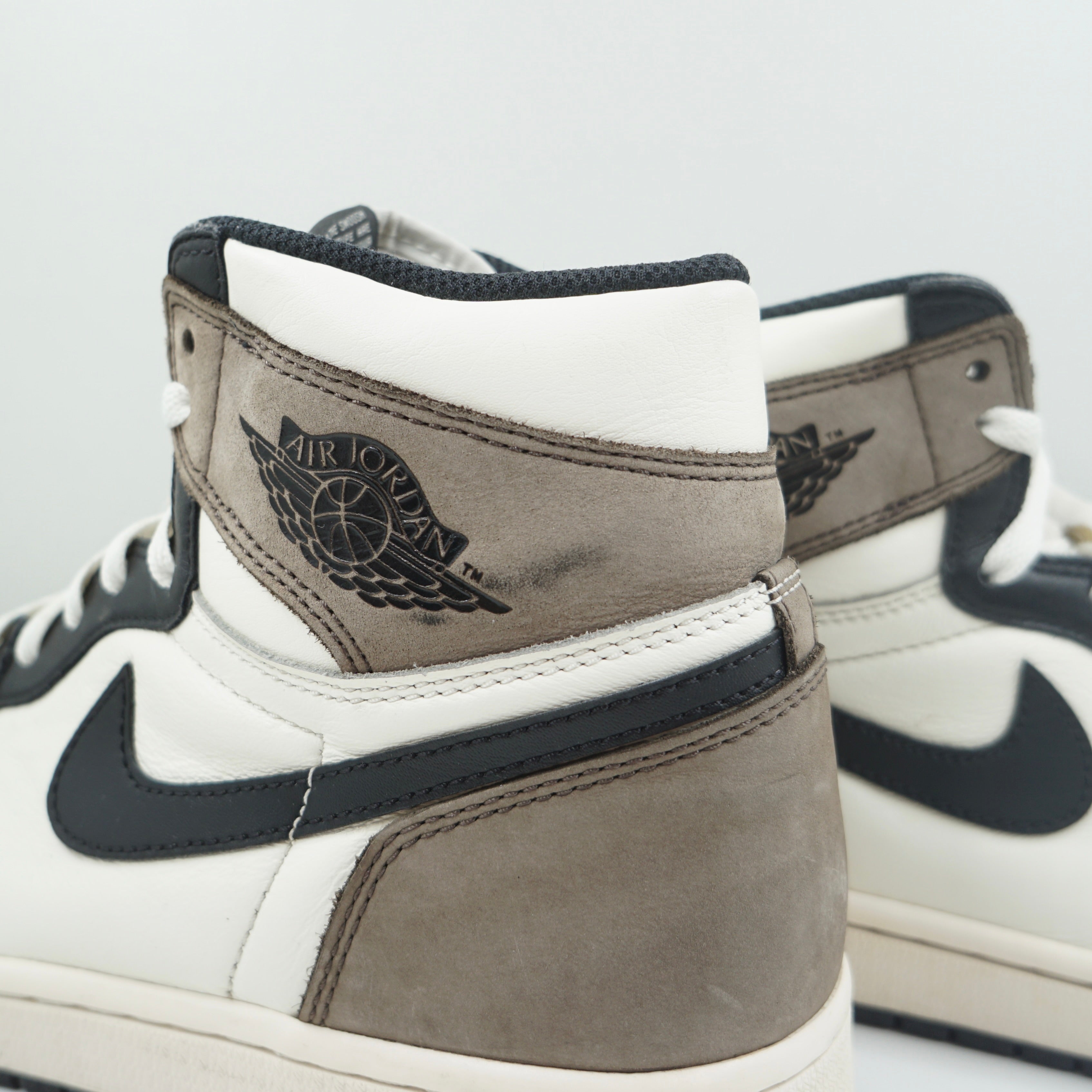Jordan 1 Retro High Dark Mocha