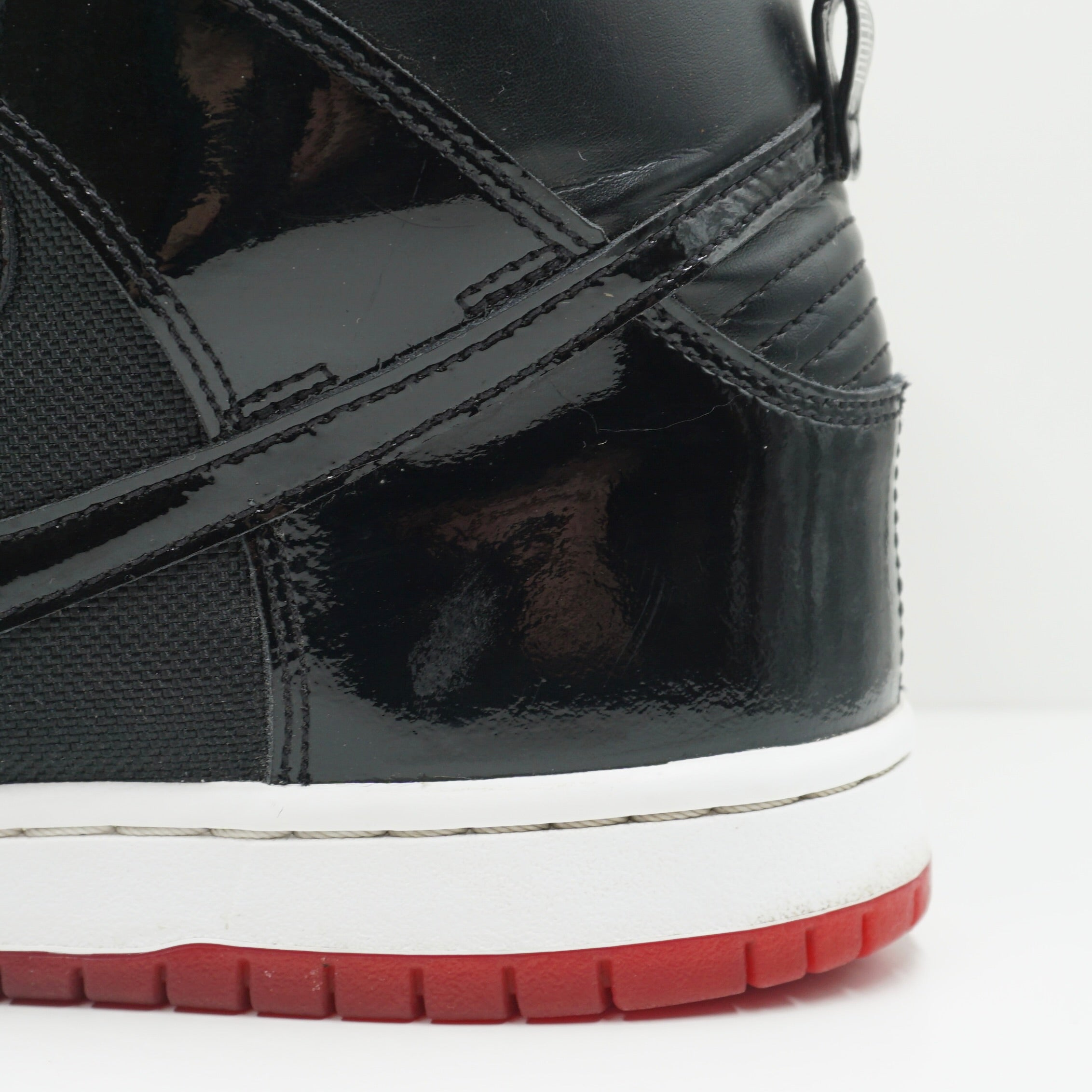 Nike SB Dunk High Bred