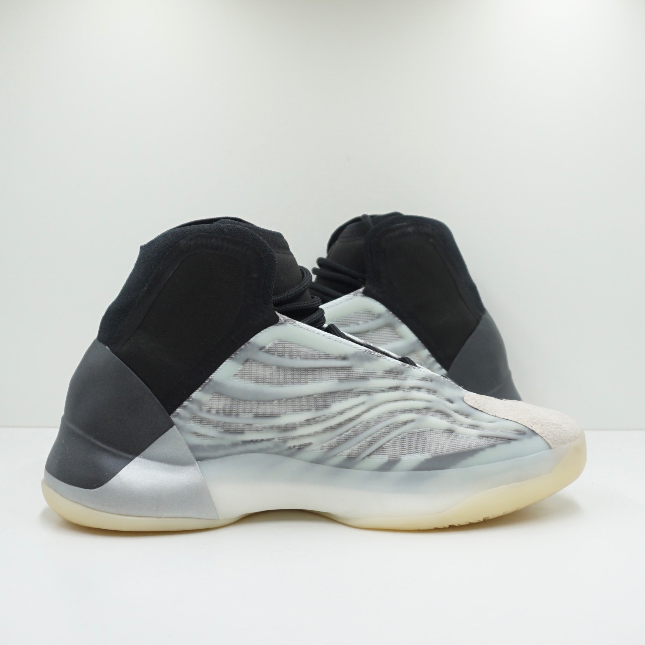 Adidas YZY QNTM BSKTBL (Performance Basketball Model)