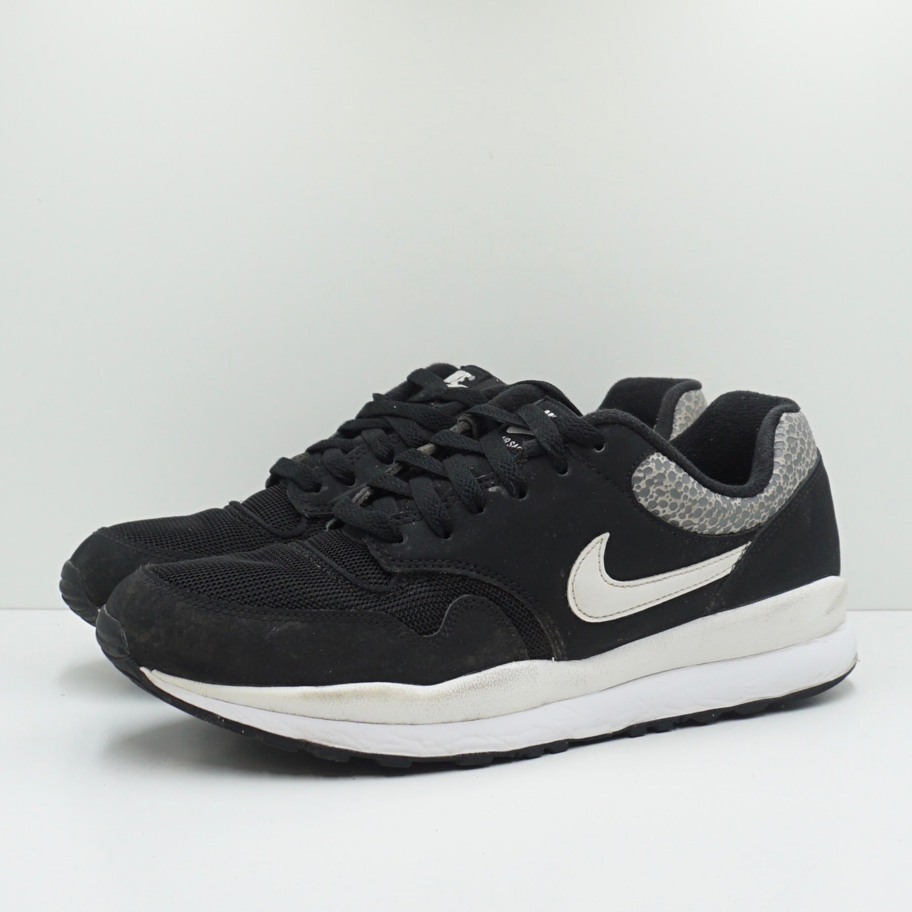 Nike Air Safari Black White