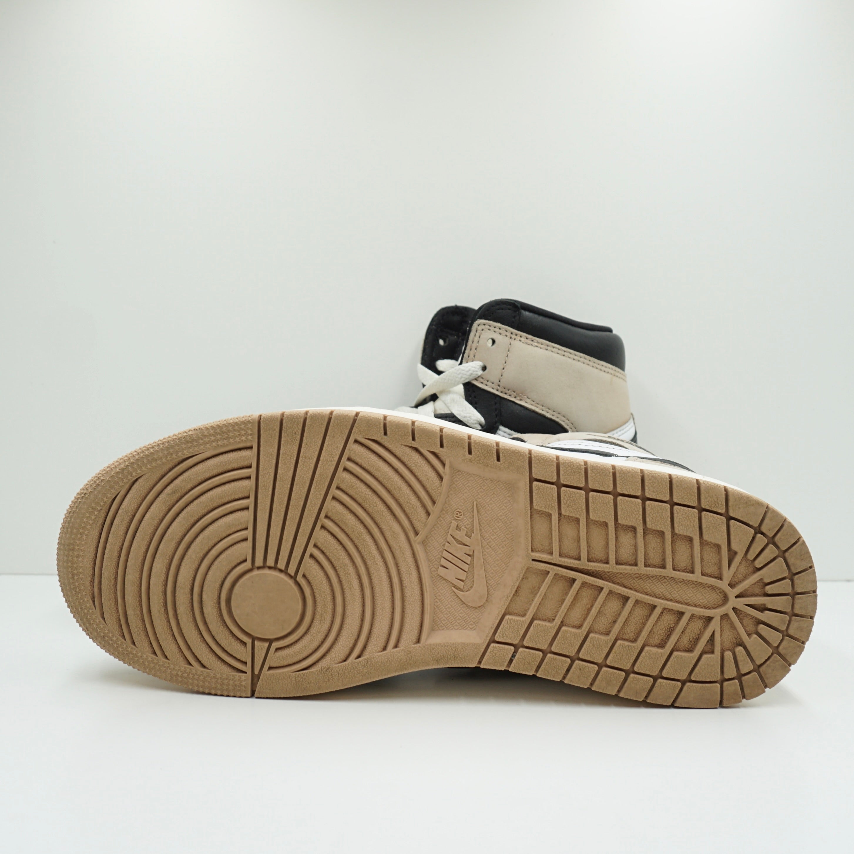 Jordan 1 Retro High OG Latte (W)