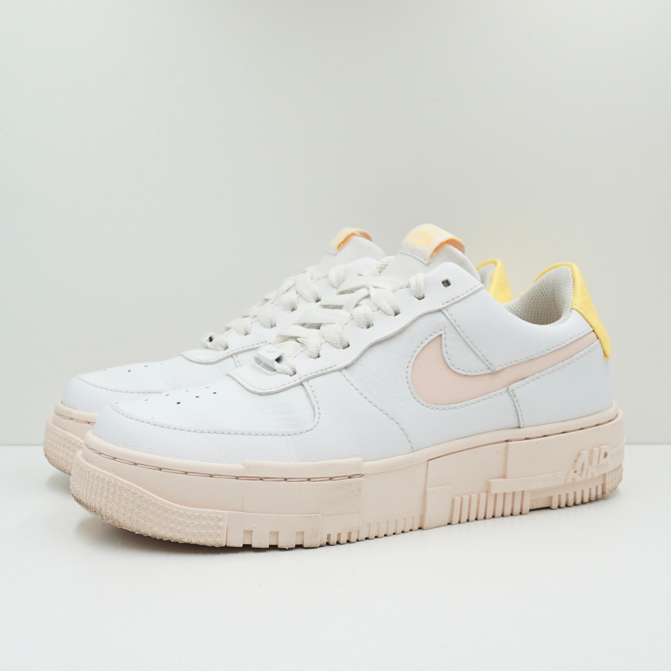 Nike Air Force 1 Pixel Arctic Orange (W)