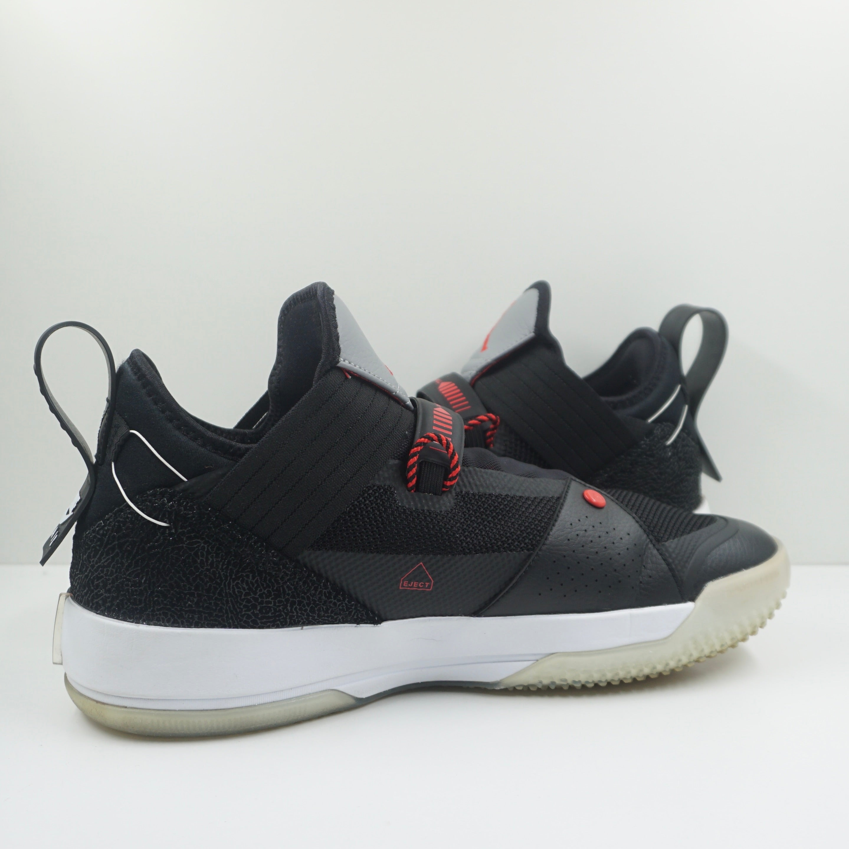 Jordan 33 SE Black
