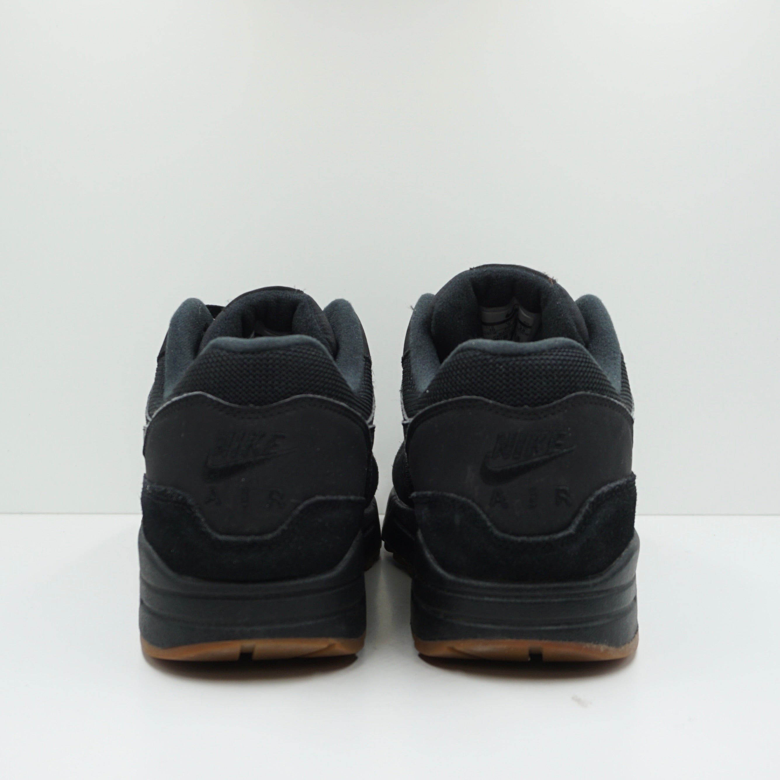 air max 1 triple black gum