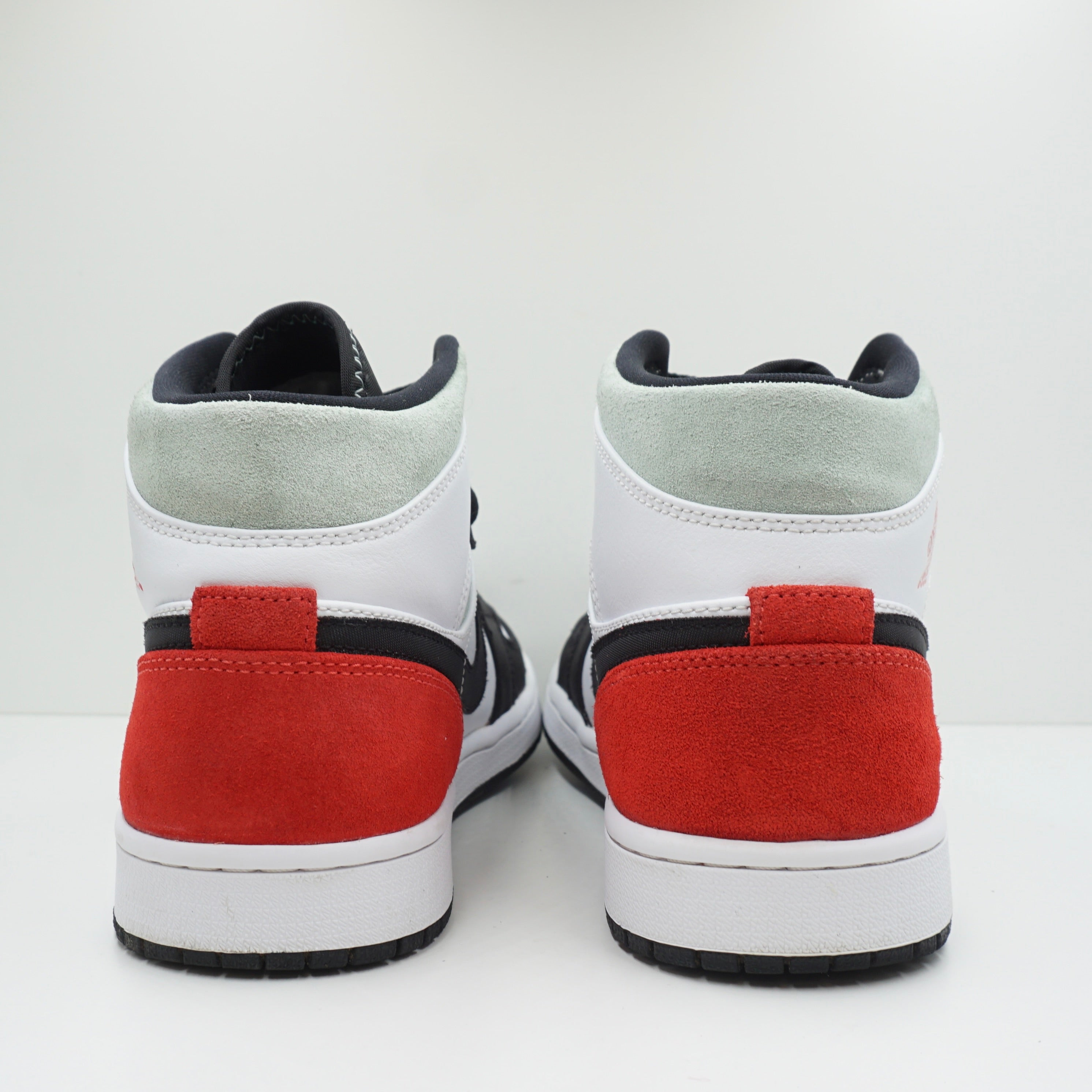 Jordan 1 Mid SE Red Black Toe