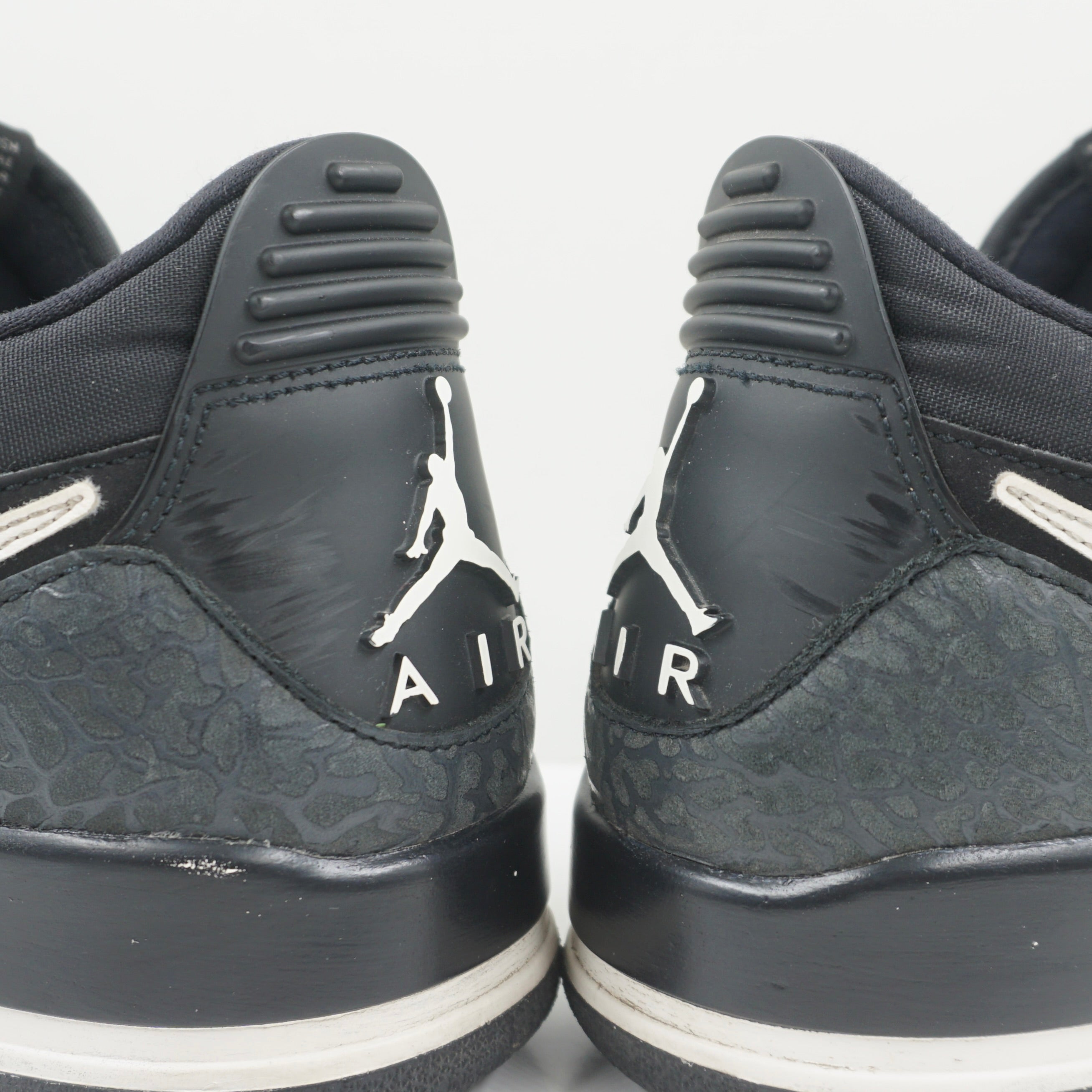 Jordan Legacy 312 Low Black Phantom