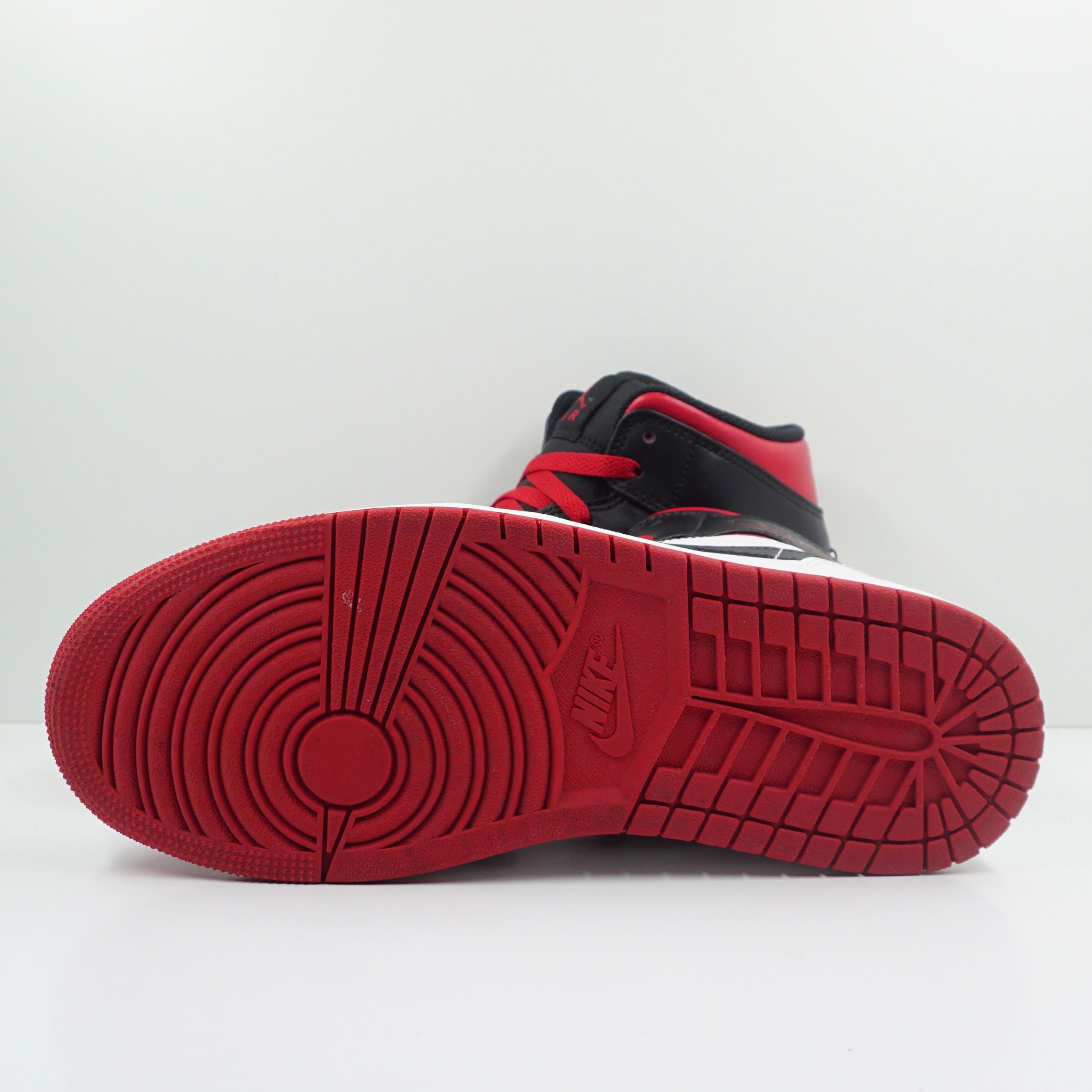 Jordan 1 Mid Gym Red Black Toe