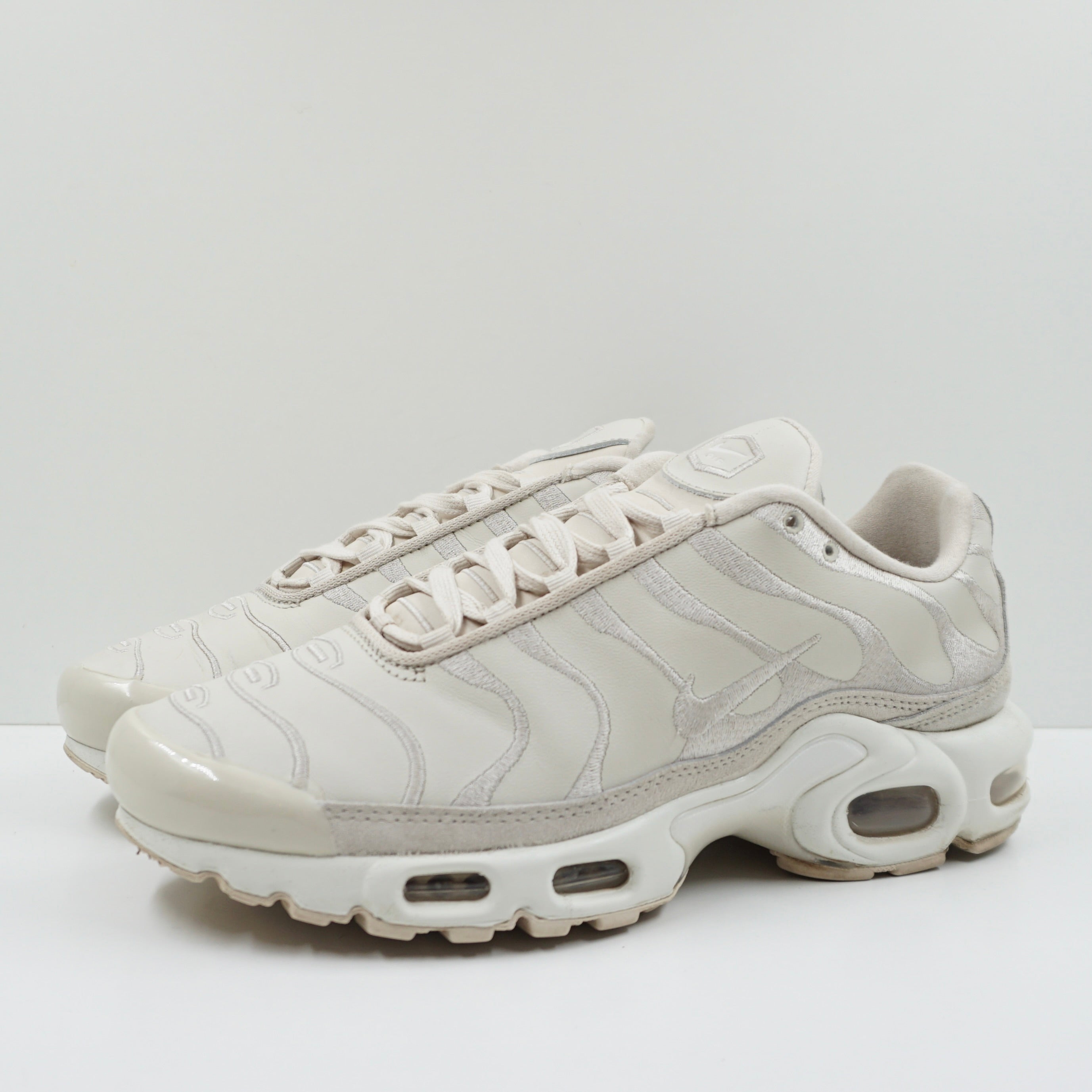 Air max plus cream best sale