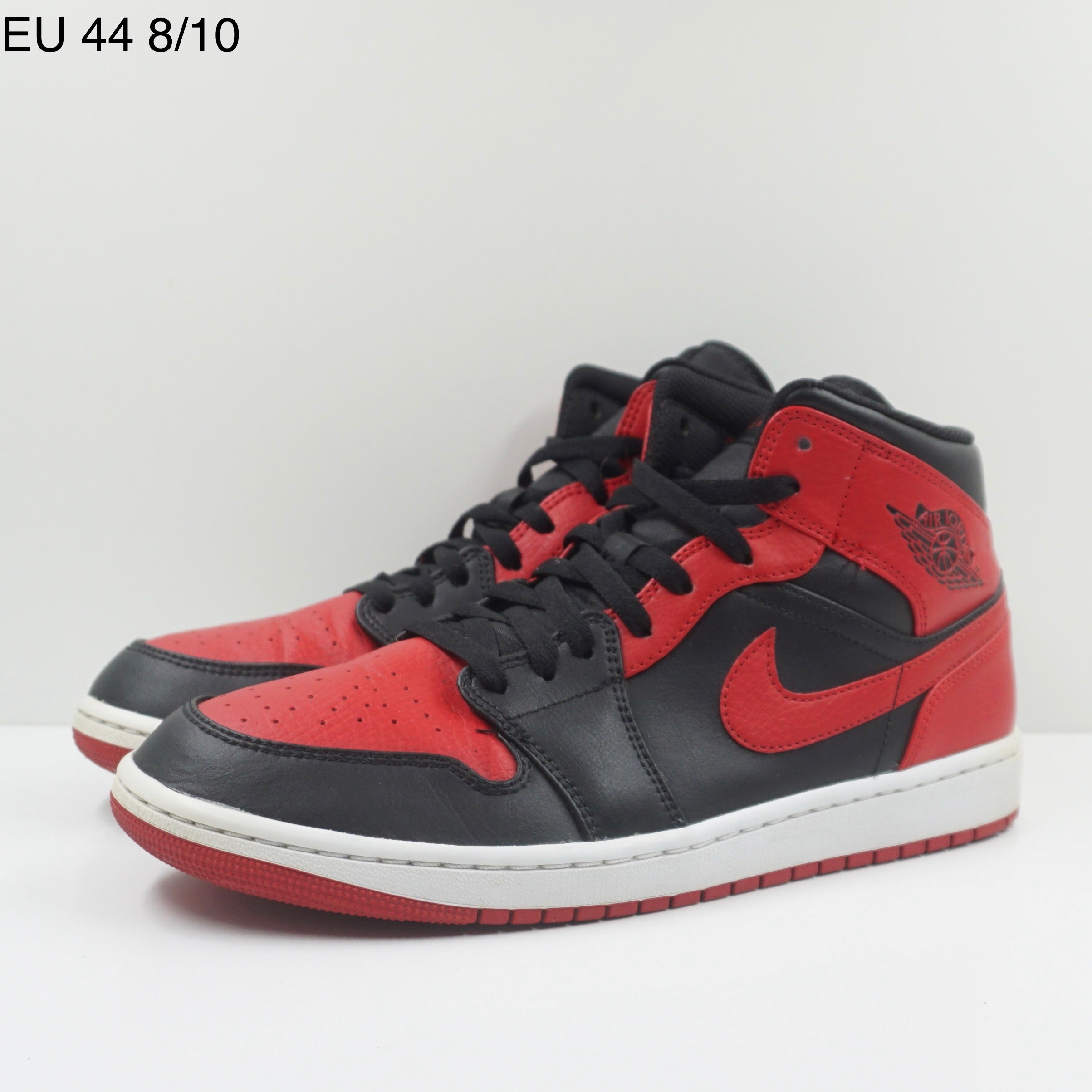 Jordan 1 Mid Bred Banned (2020)