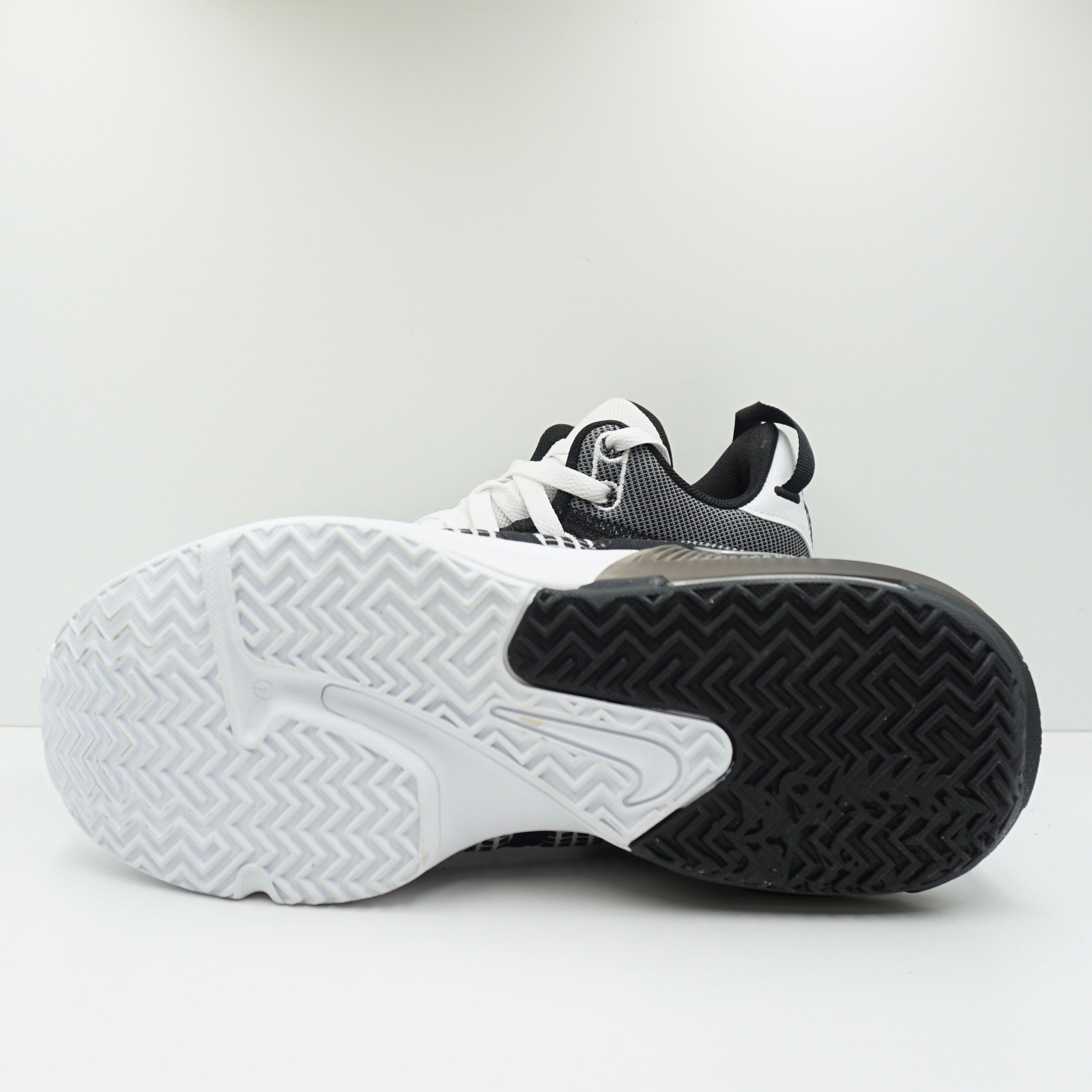 Nike LeBron Witness 7 White Black Metallic Silver