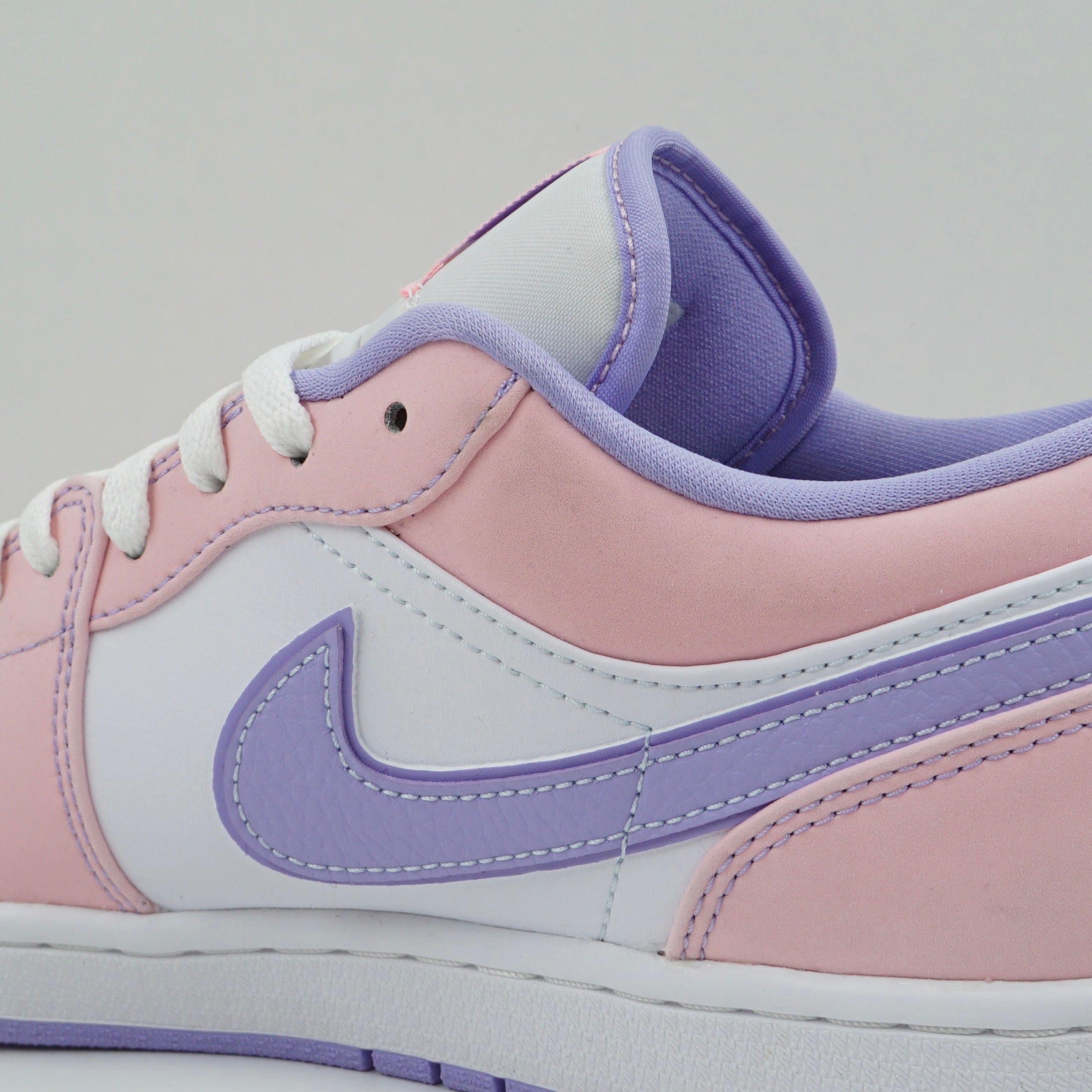 Jordan 1 Low SE Arctic Punch