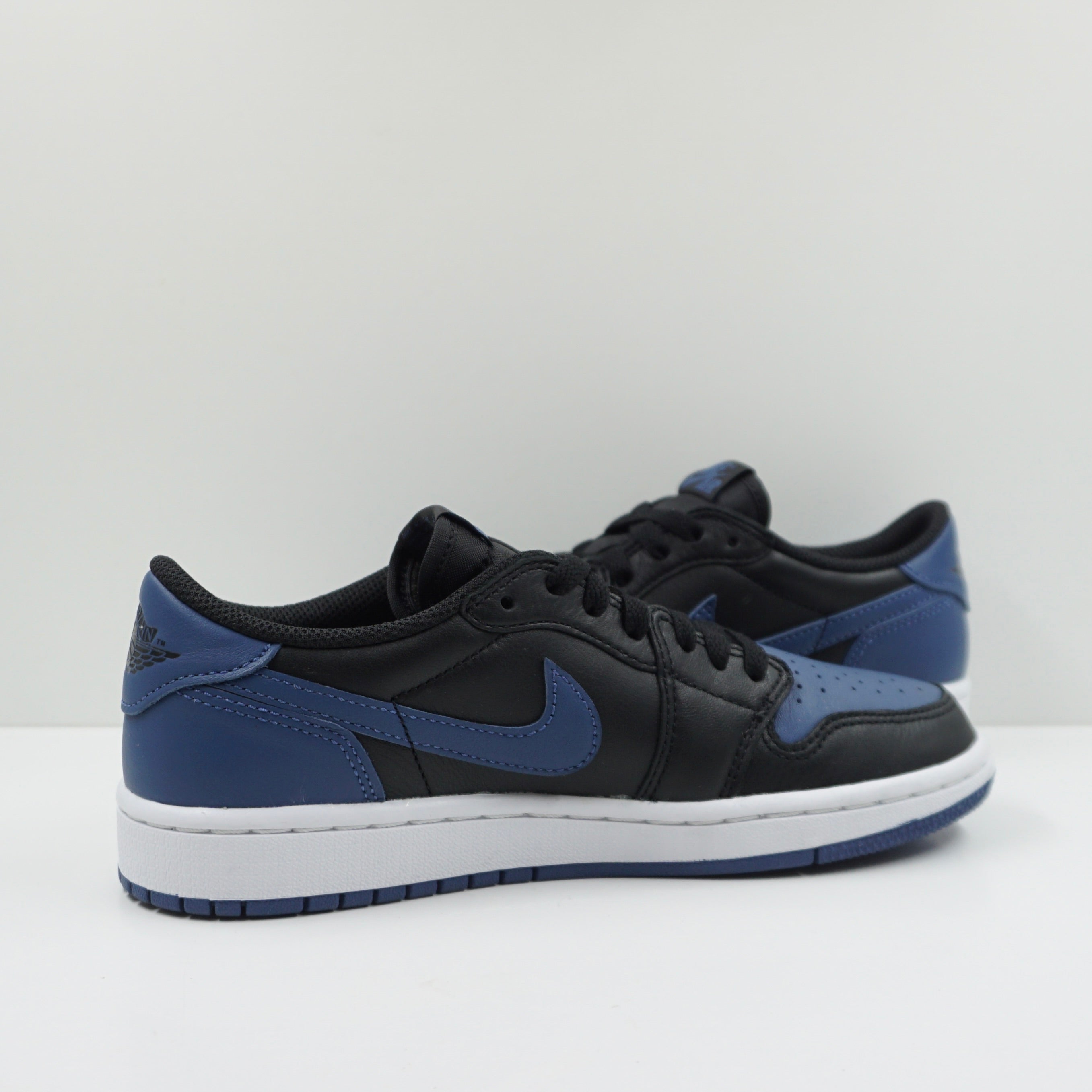 Jordan 1 Retro Low OG Mystic Navy (W)