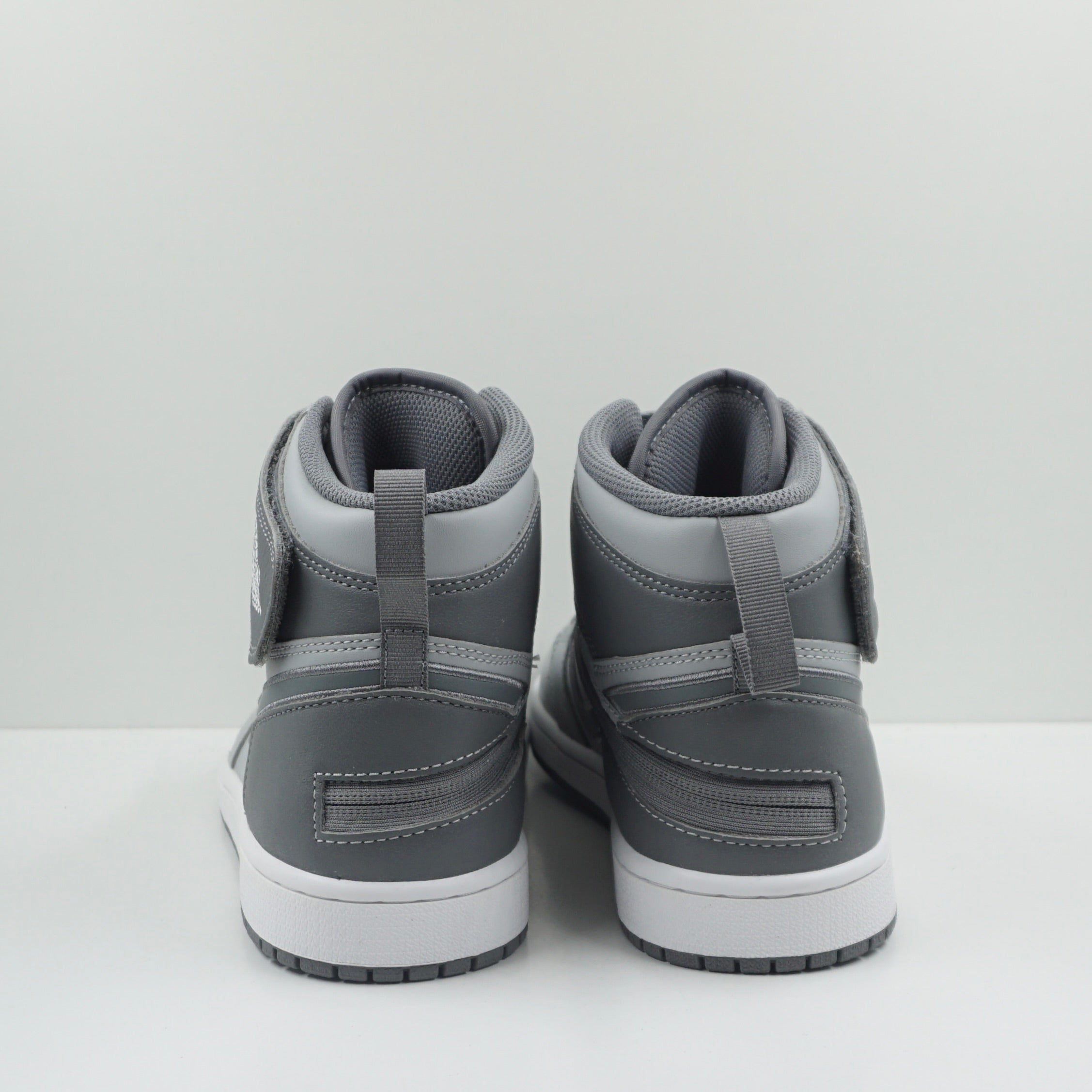 Jordan 1 High FlyEase Light Smoke Grey