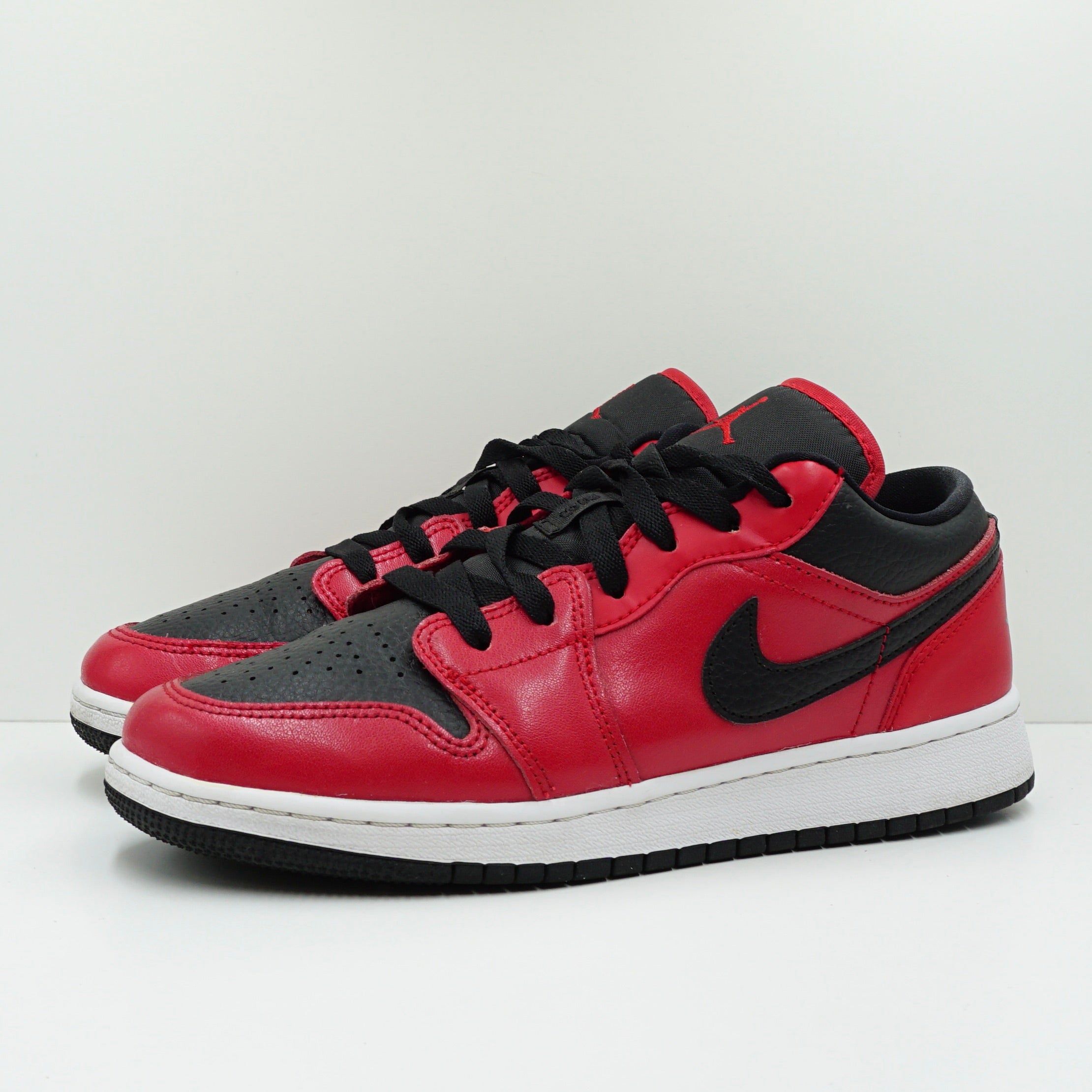 Jordan 1 Low Gym Red Black Pebbled (GS)