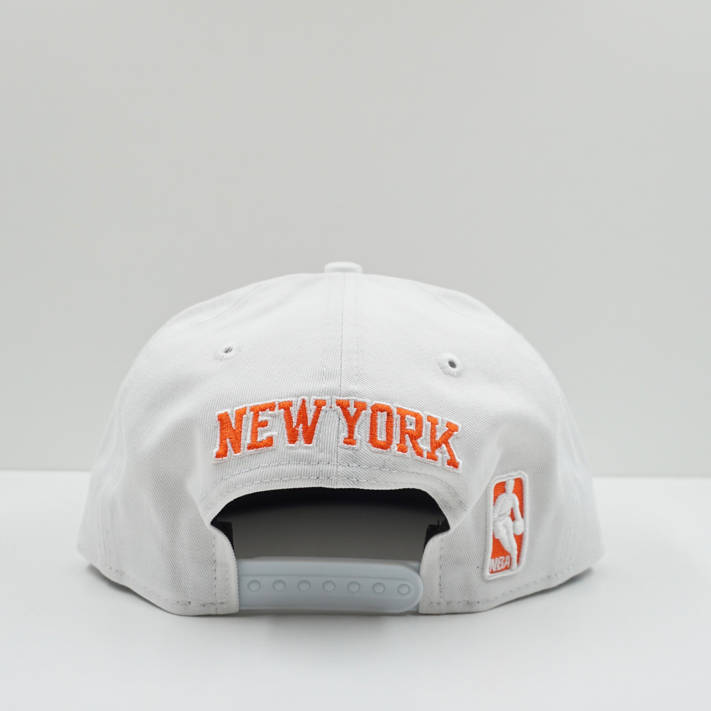 New Era New York Knicks White Snapback Cap