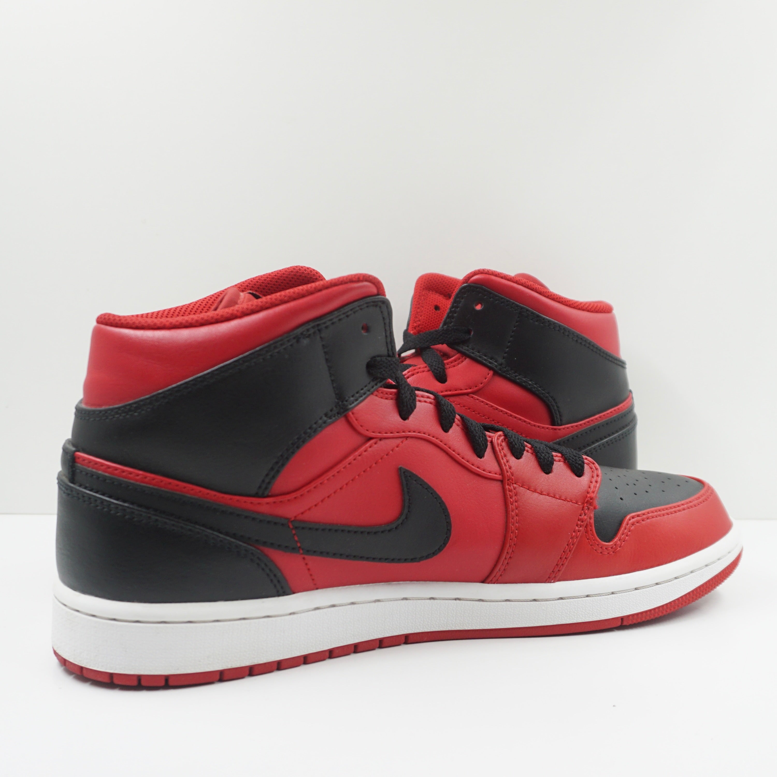 Jordan 1 Mid Reverse Bred (2021)