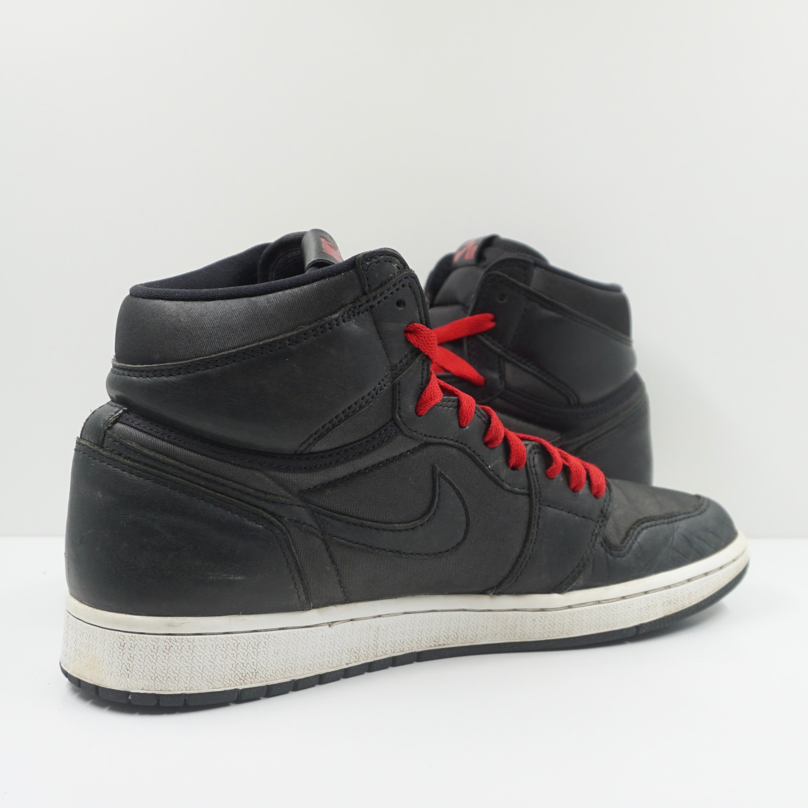 Jordan 1 Retro High Black Satin Gym Red