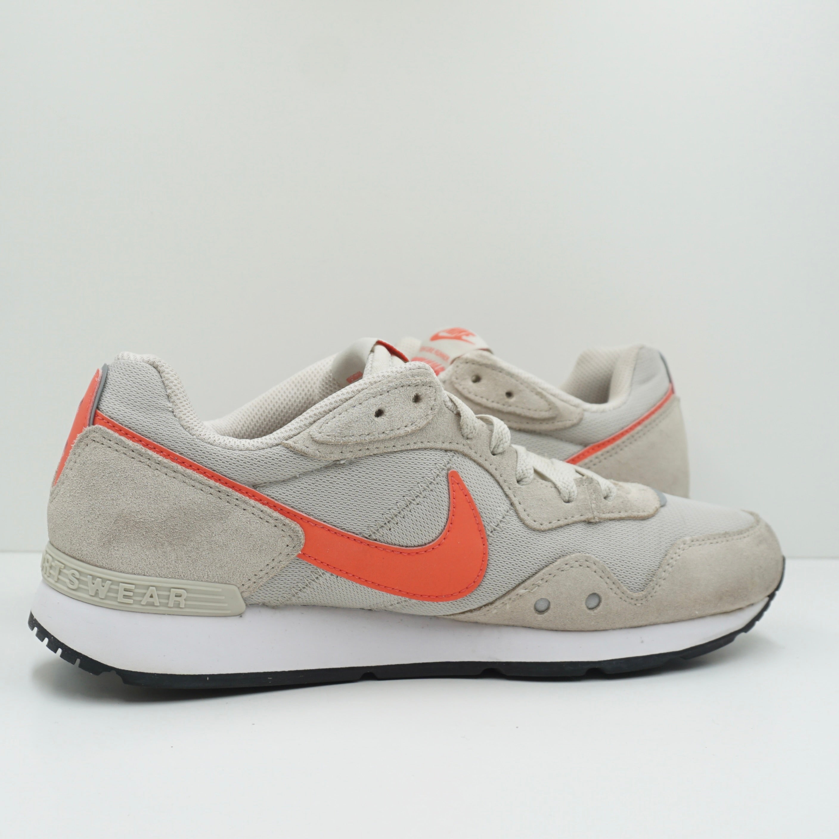 Nike Venture Runner Beige Orange (W)