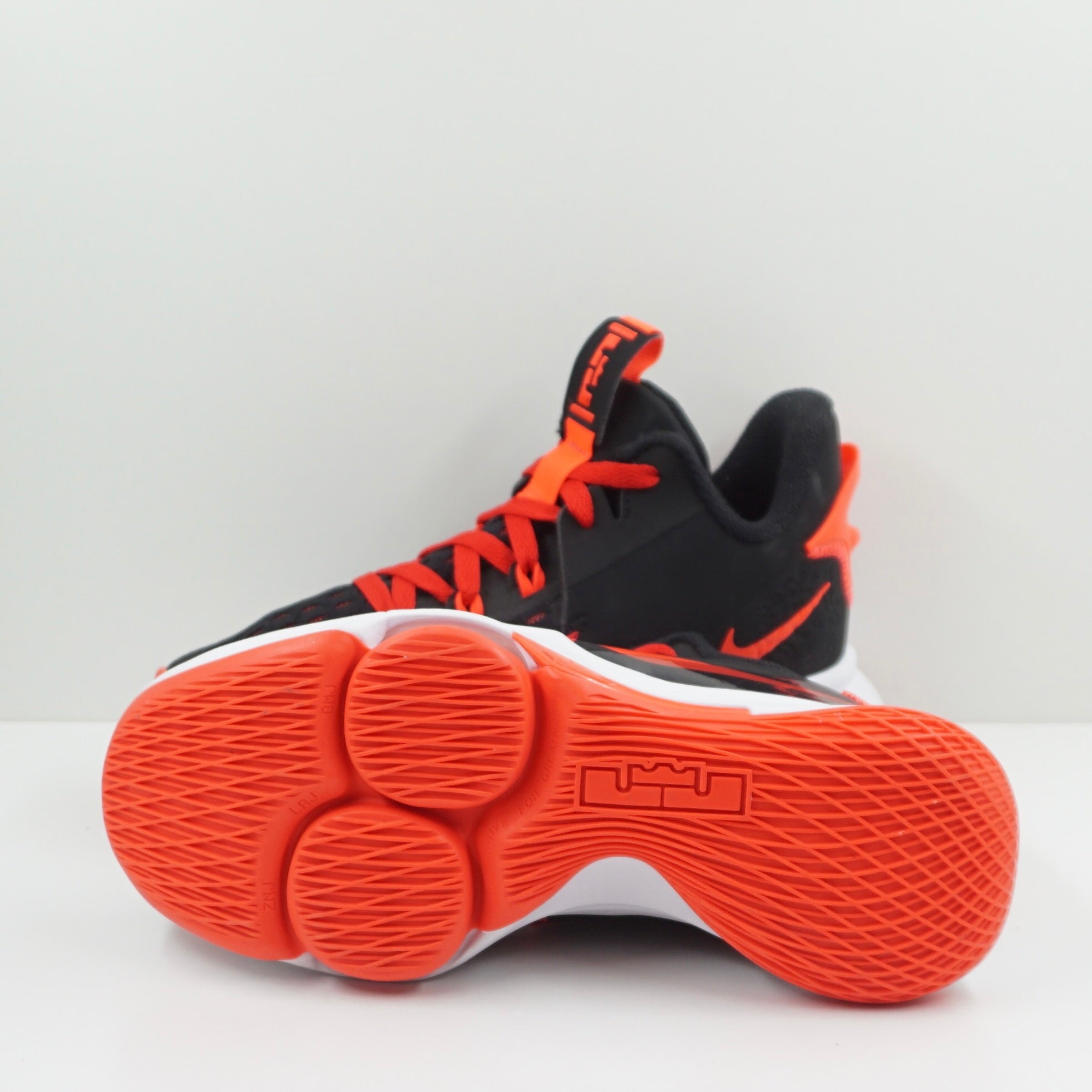 Nike LeBron Witness 5 Bred