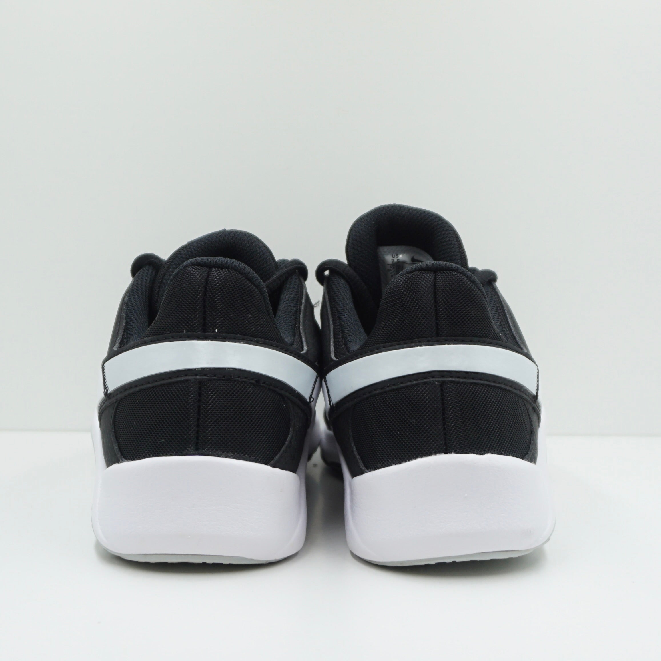 Nike Legend Essential 2 Black (W)