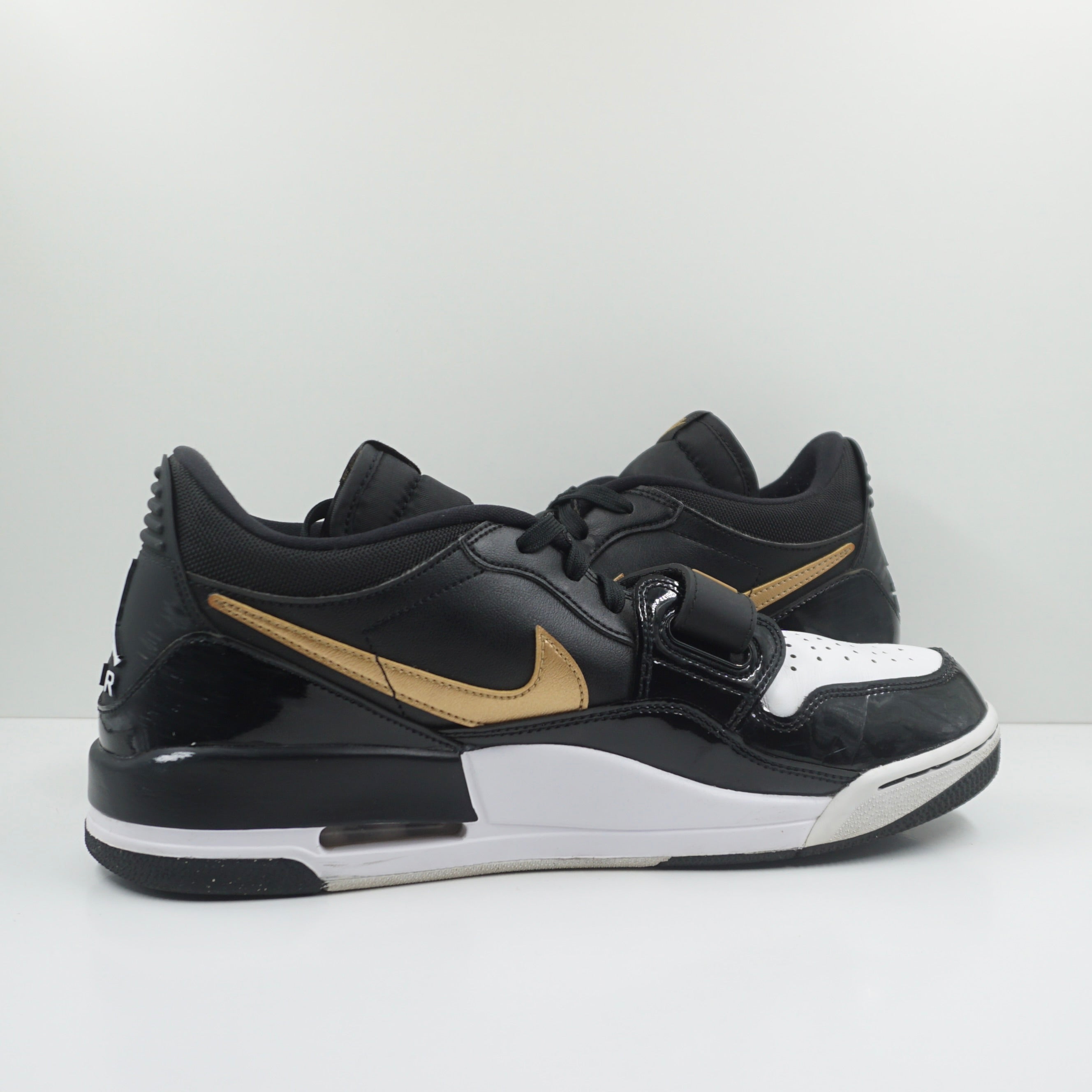 Jordan Legacy 312 Low Black Metallic Gold