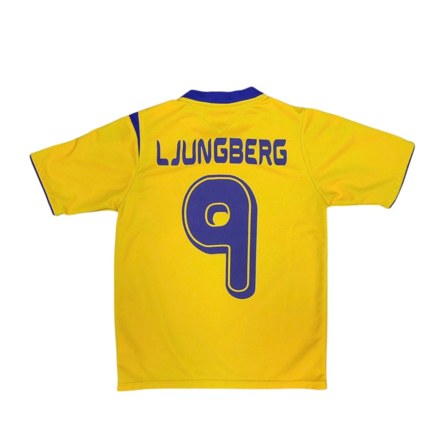 Umbro Sweden Ljungberg #9  2003/2004 Home Football Jersey (Youth)