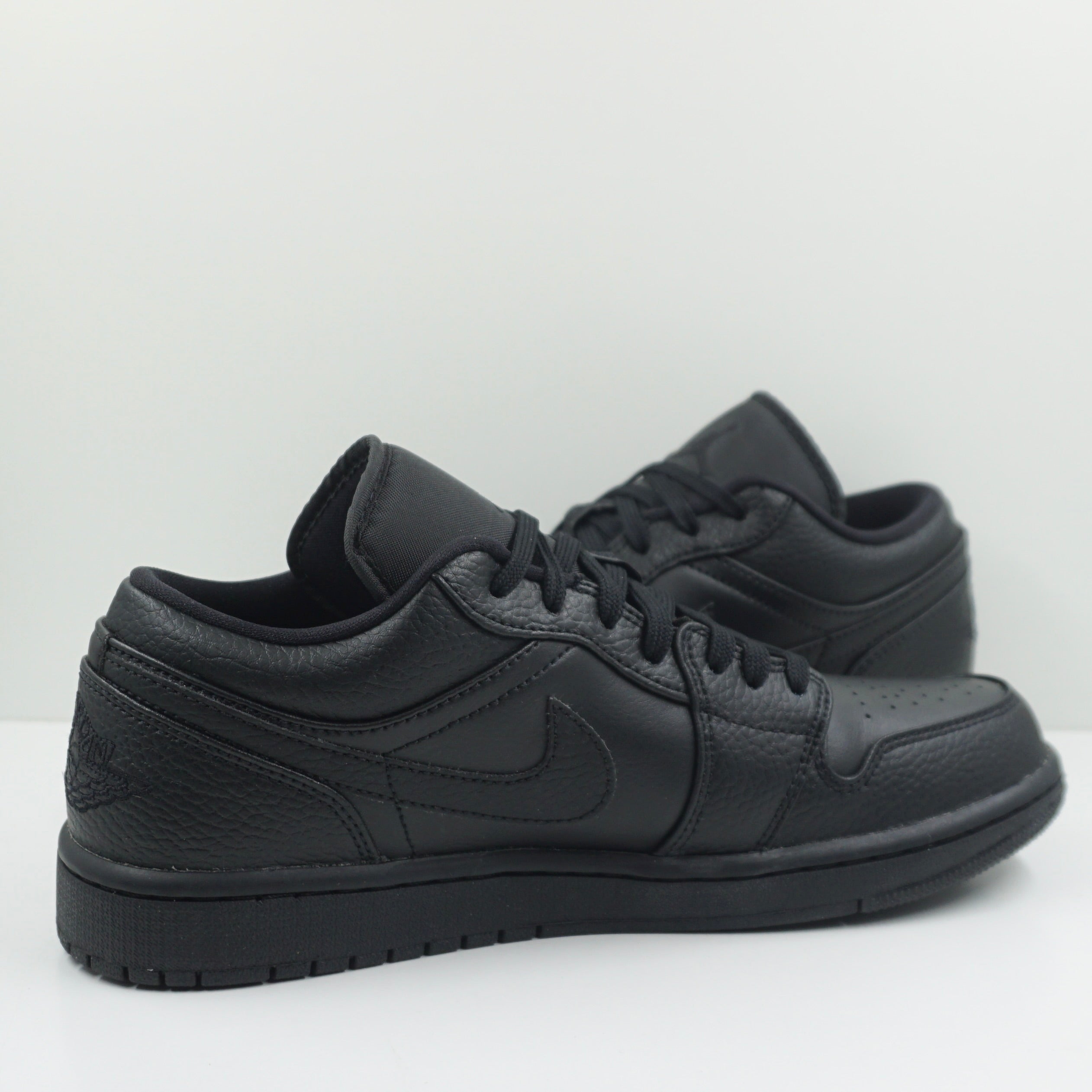 Jordan 1 Low Triple Black