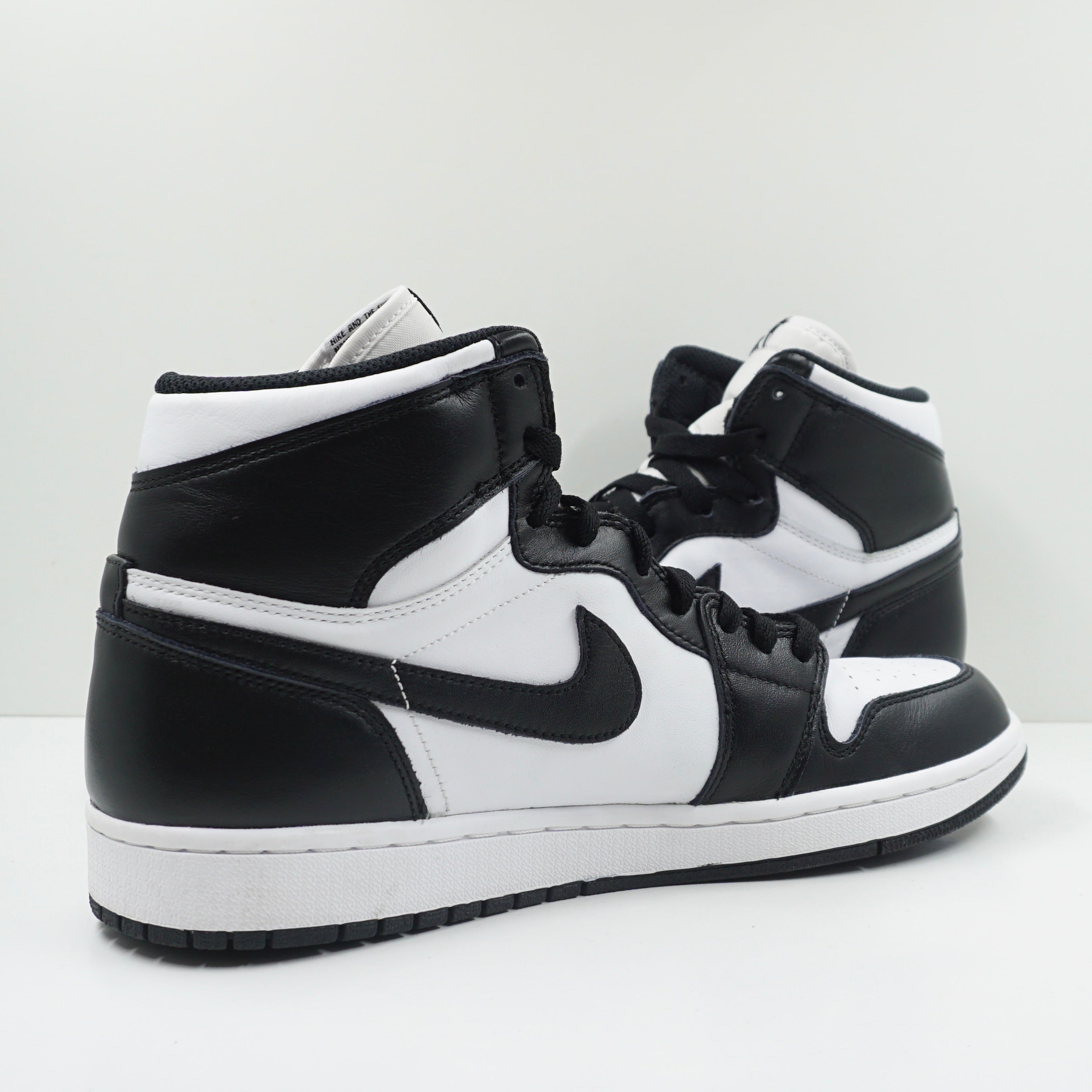 Jordan 1 Retro Black White (2014)