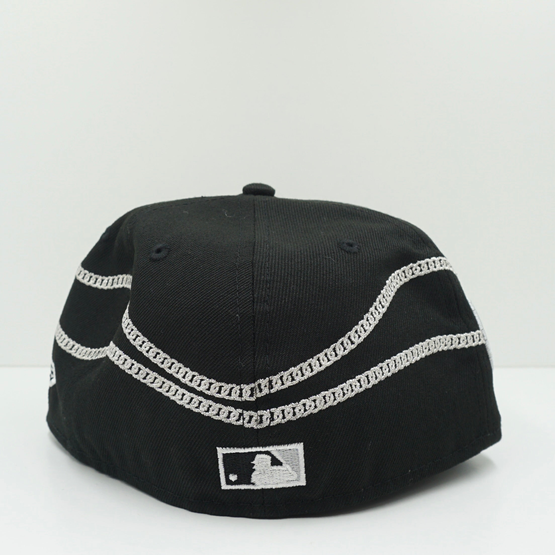 New Era Cooperstown Chicago White Sox Silver Chain Black Fitted Cap