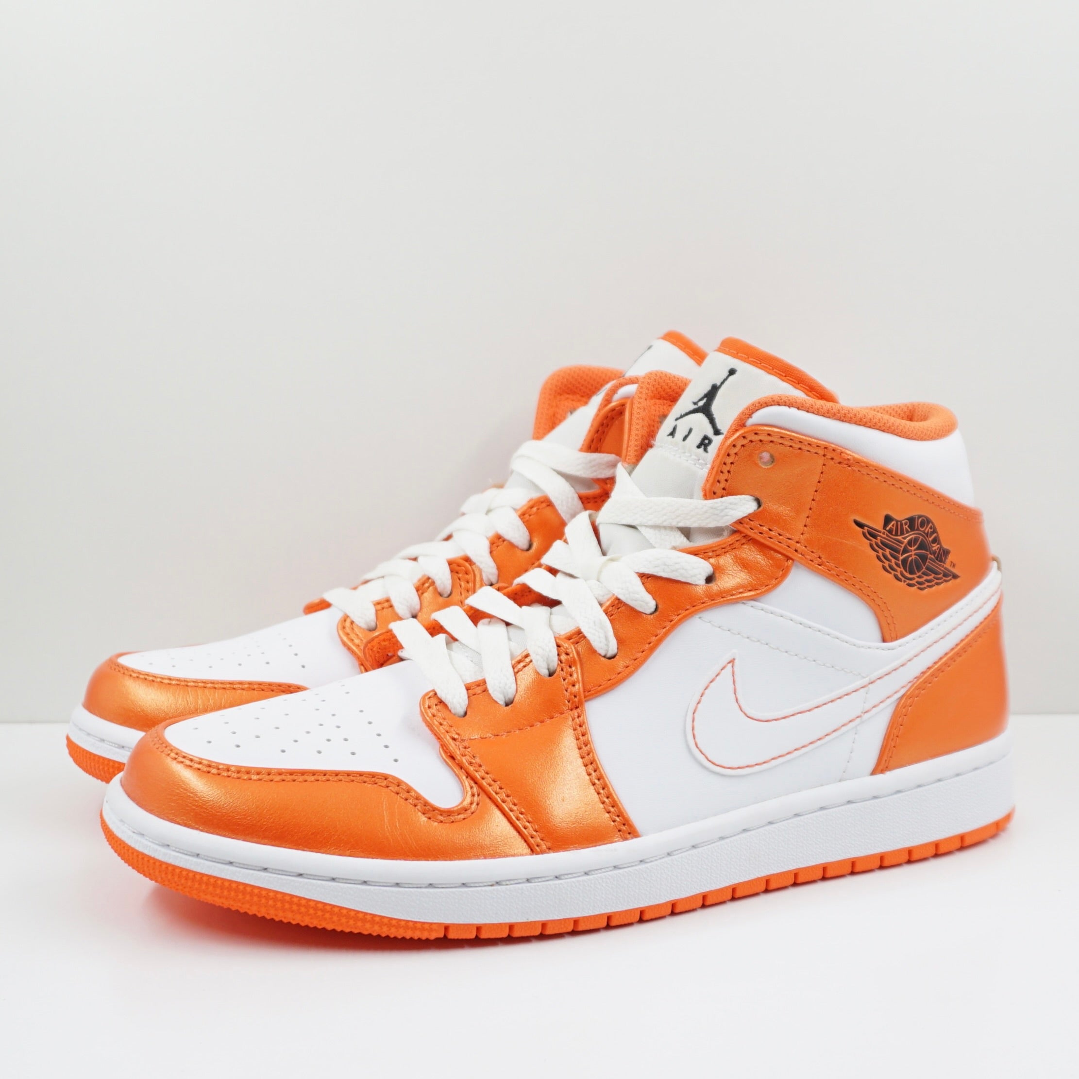 Jordan 1 Mid Metallic Orange