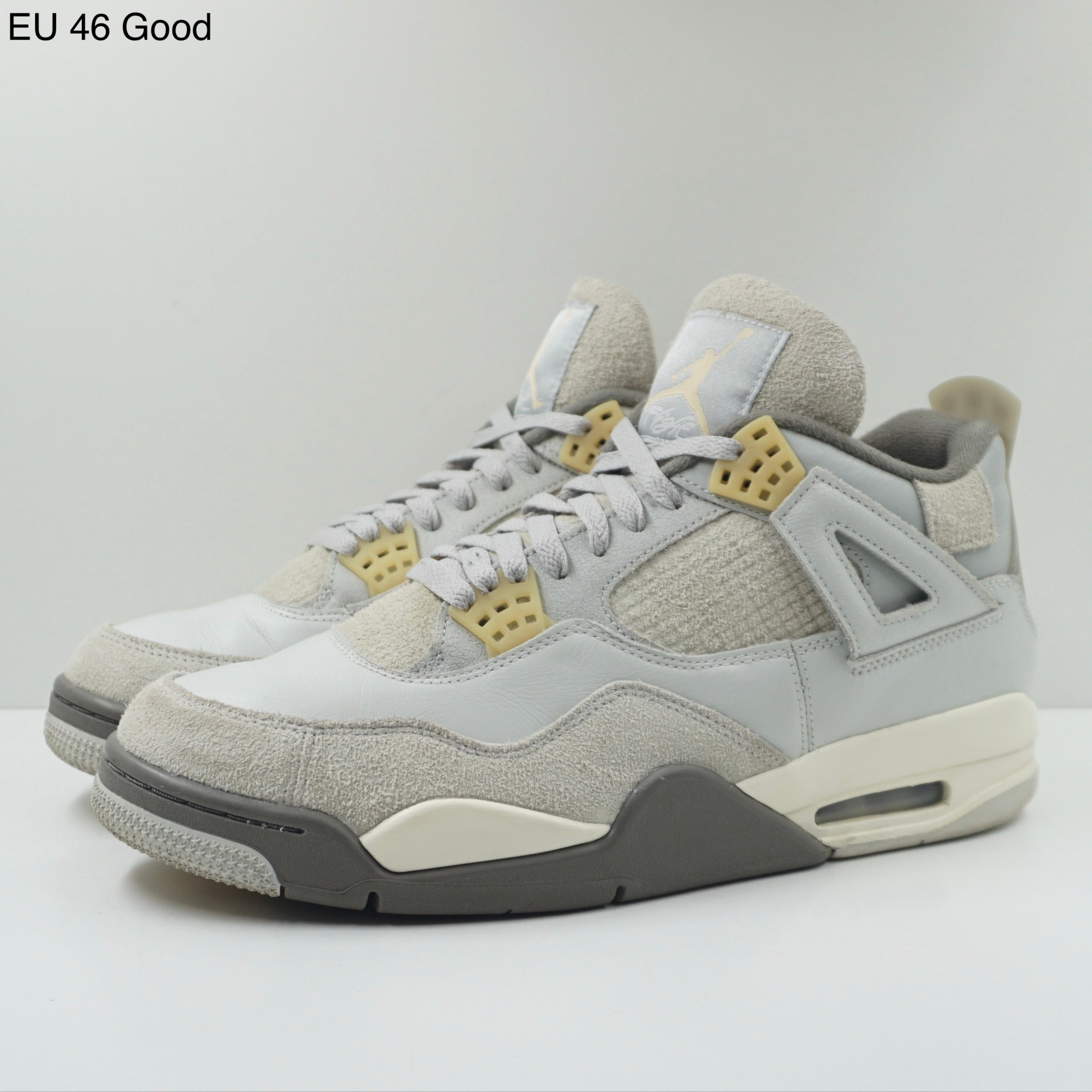 Jordan 4 Retro SE Craft Photon Dust