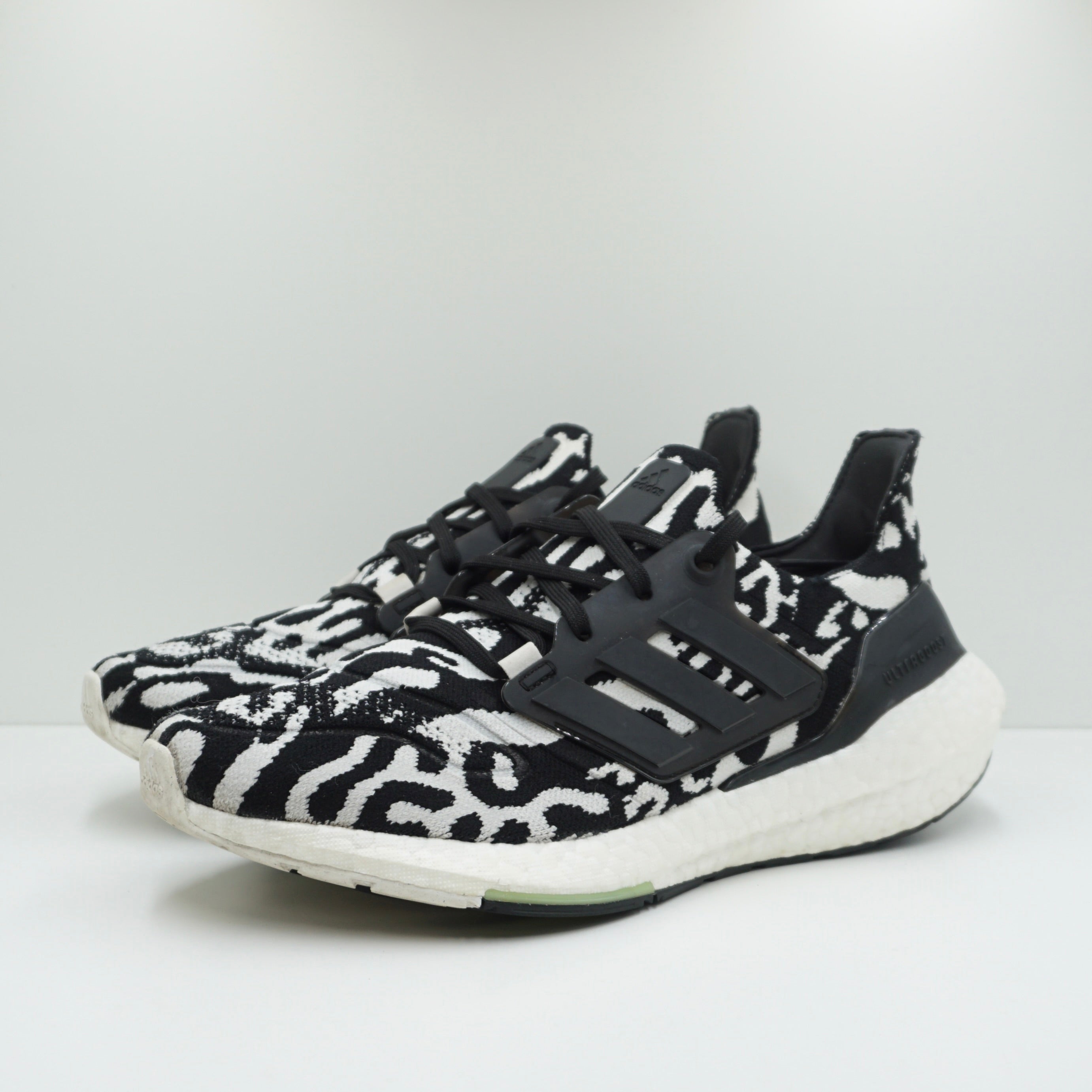 Adidas Ultra Boost 22 Zebra