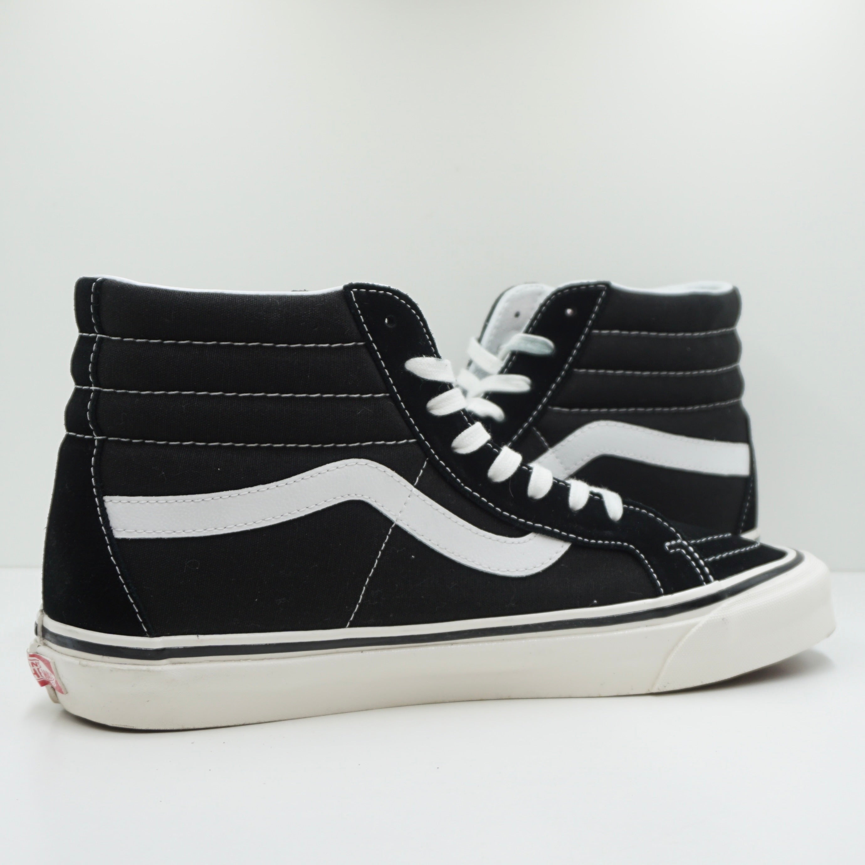 Vans Sk8- Hi Black White