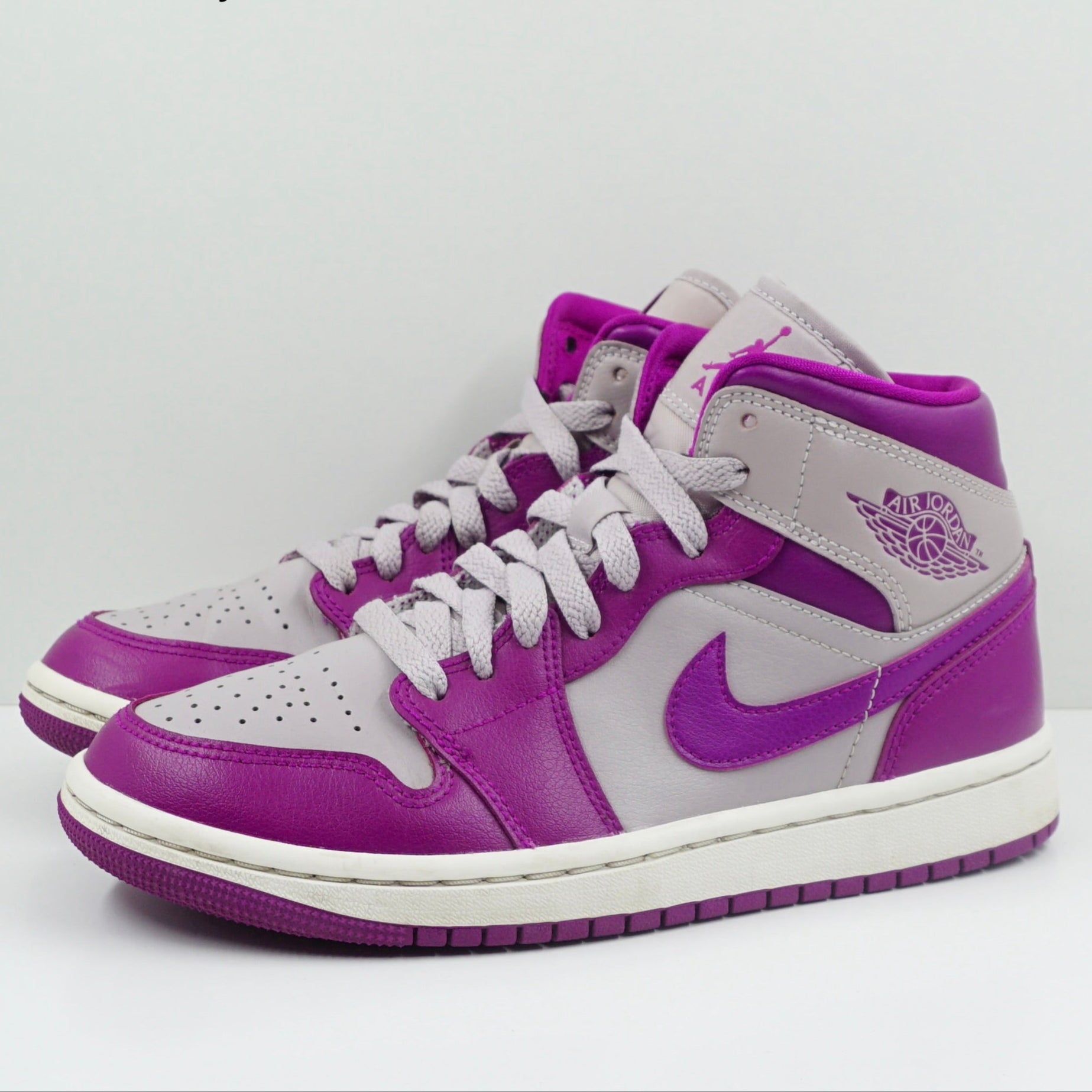 Jordan 1 Mid Magenta (2022) (W)