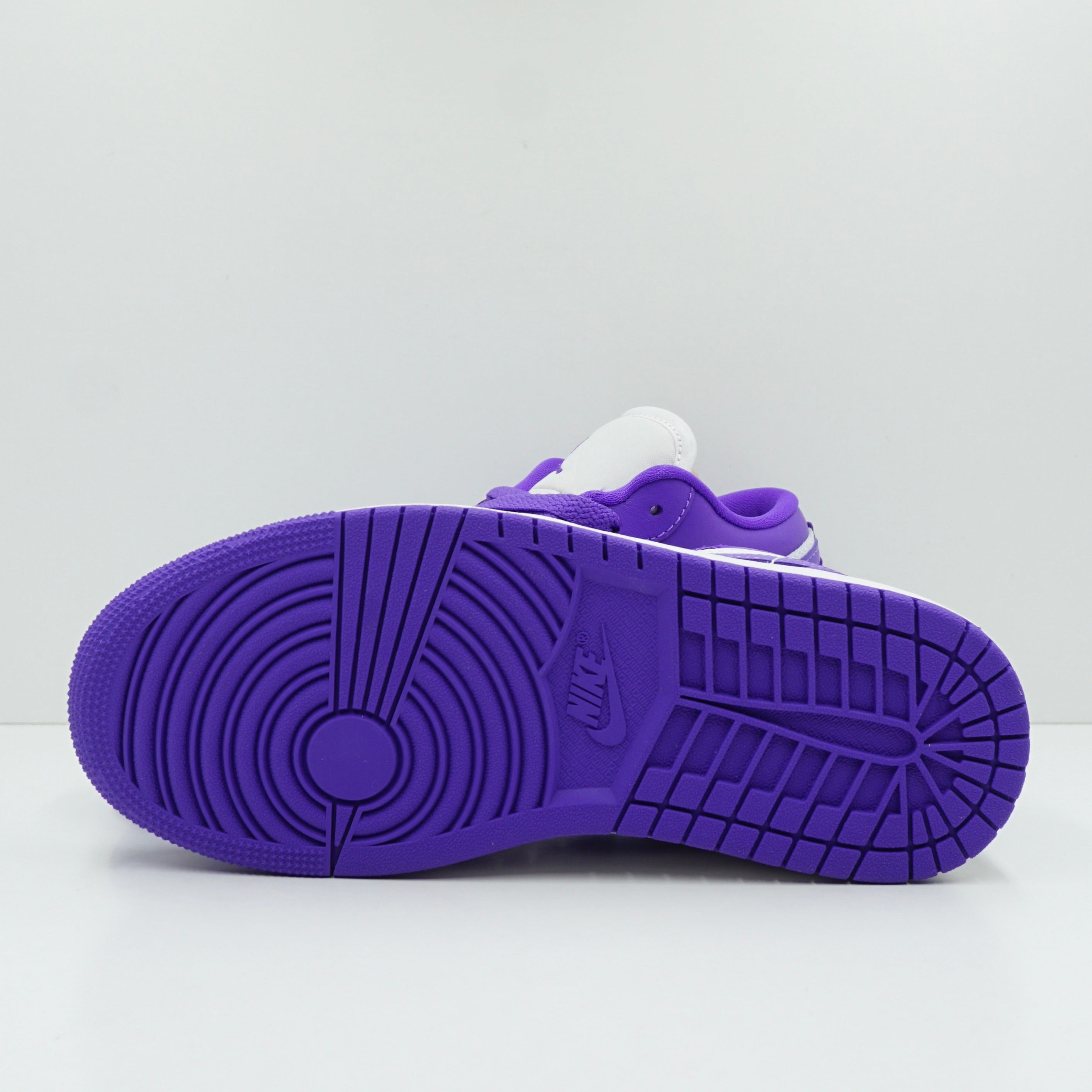 Jordan 1 Low Psychic Purple (W)