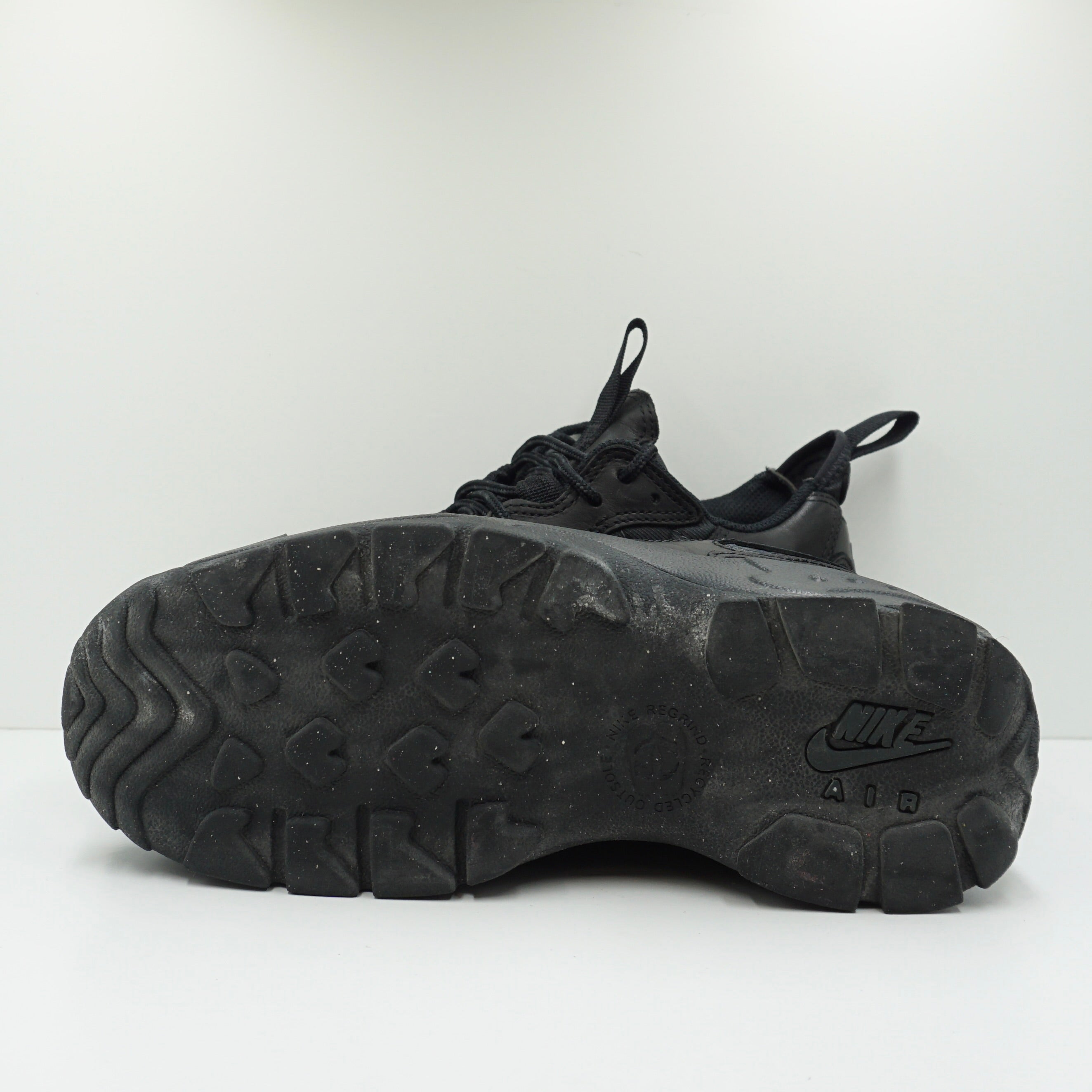 Nike ACG Air Mada Low Triple Black